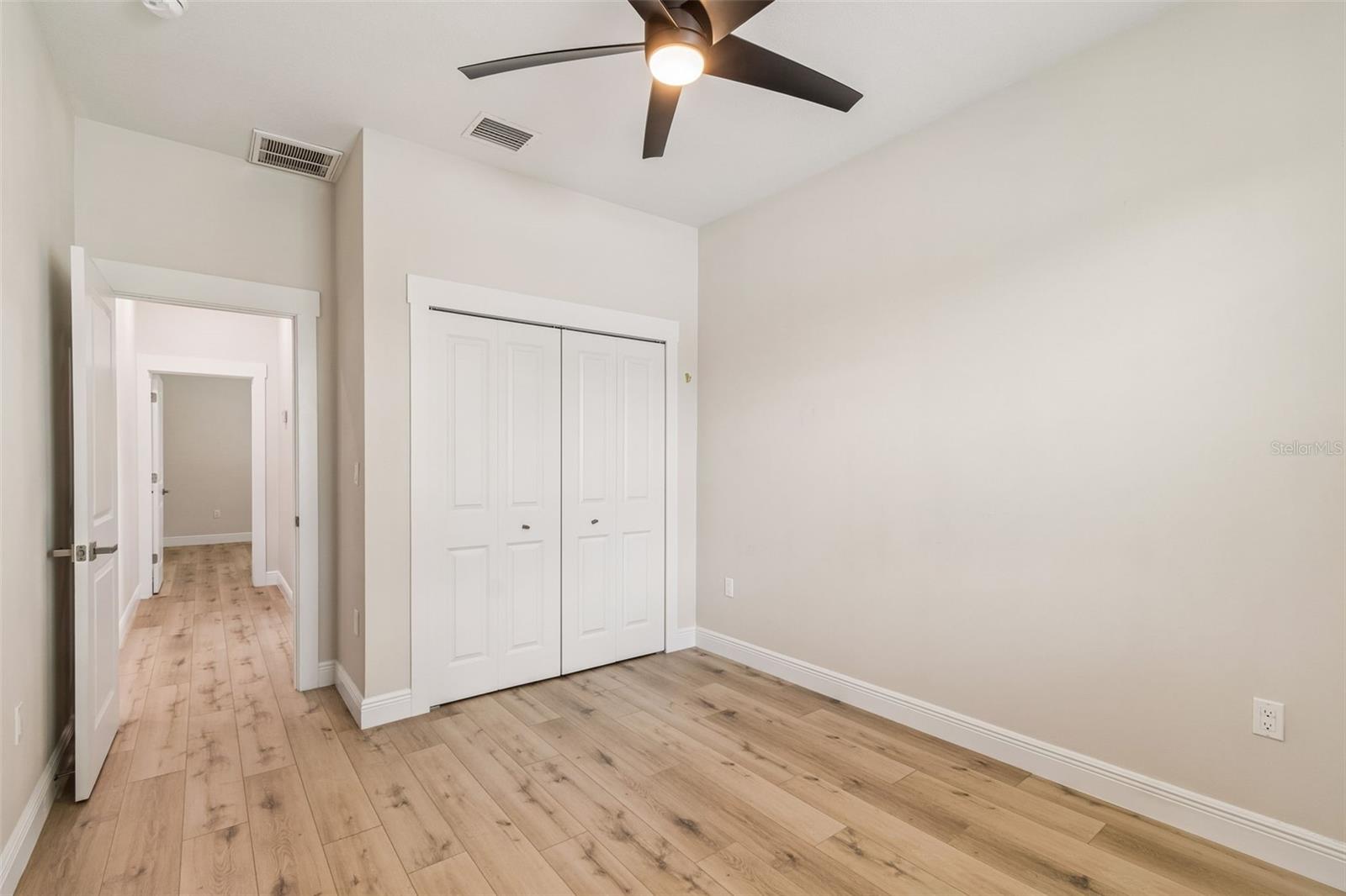 1901 W CLUSTER AVE — photo 36