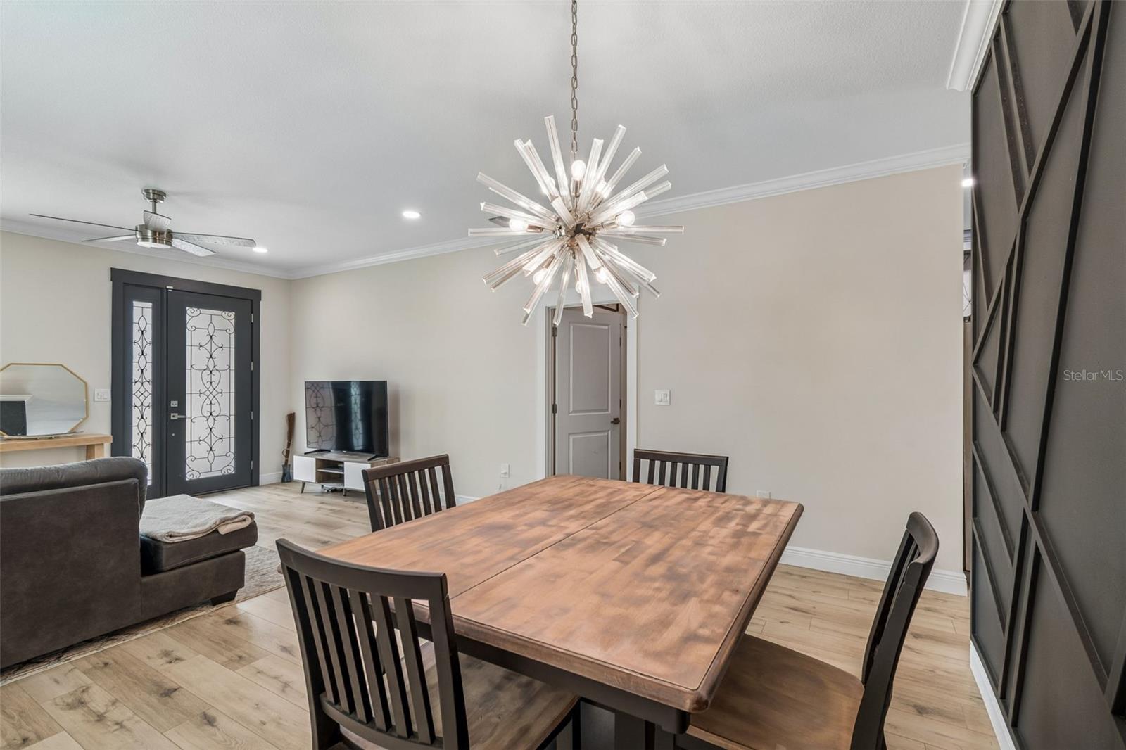 1901 W CLUSTER AVE — photo 13