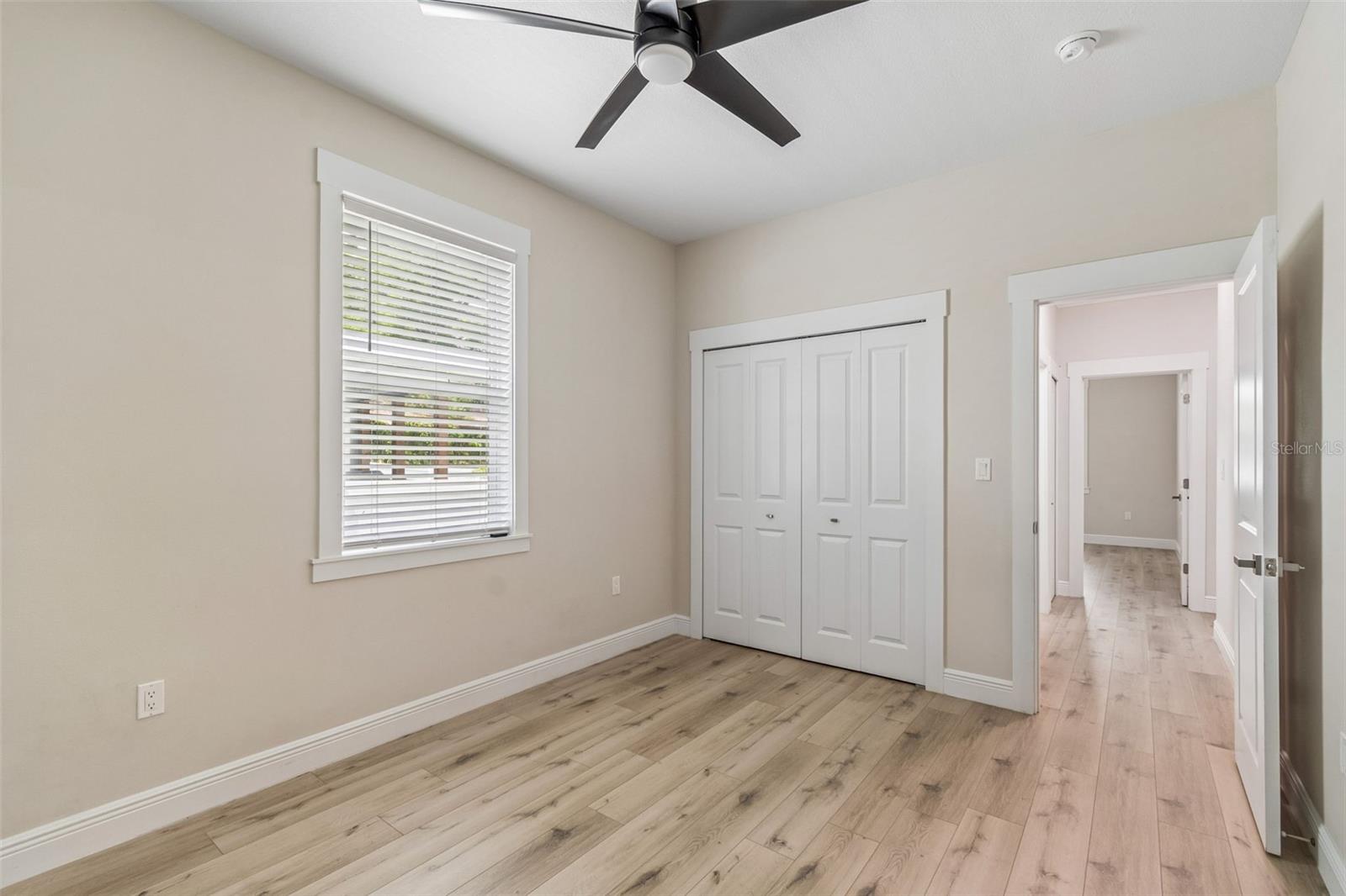 1901 W CLUSTER AVE — photo 41