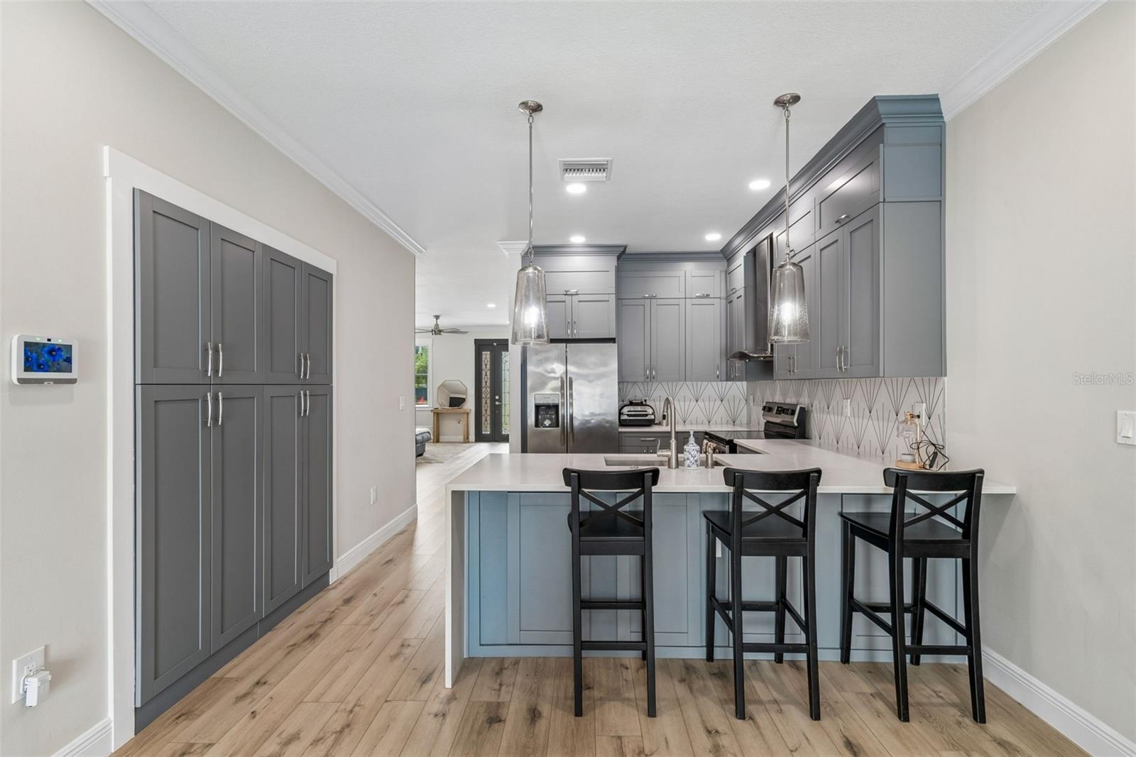 1901 W CLUSTER AVE — photo 16