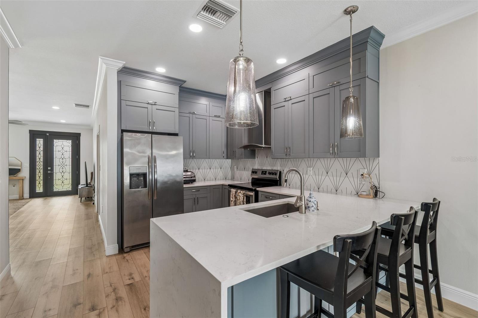 1901 W CLUSTER AVE — photo 17