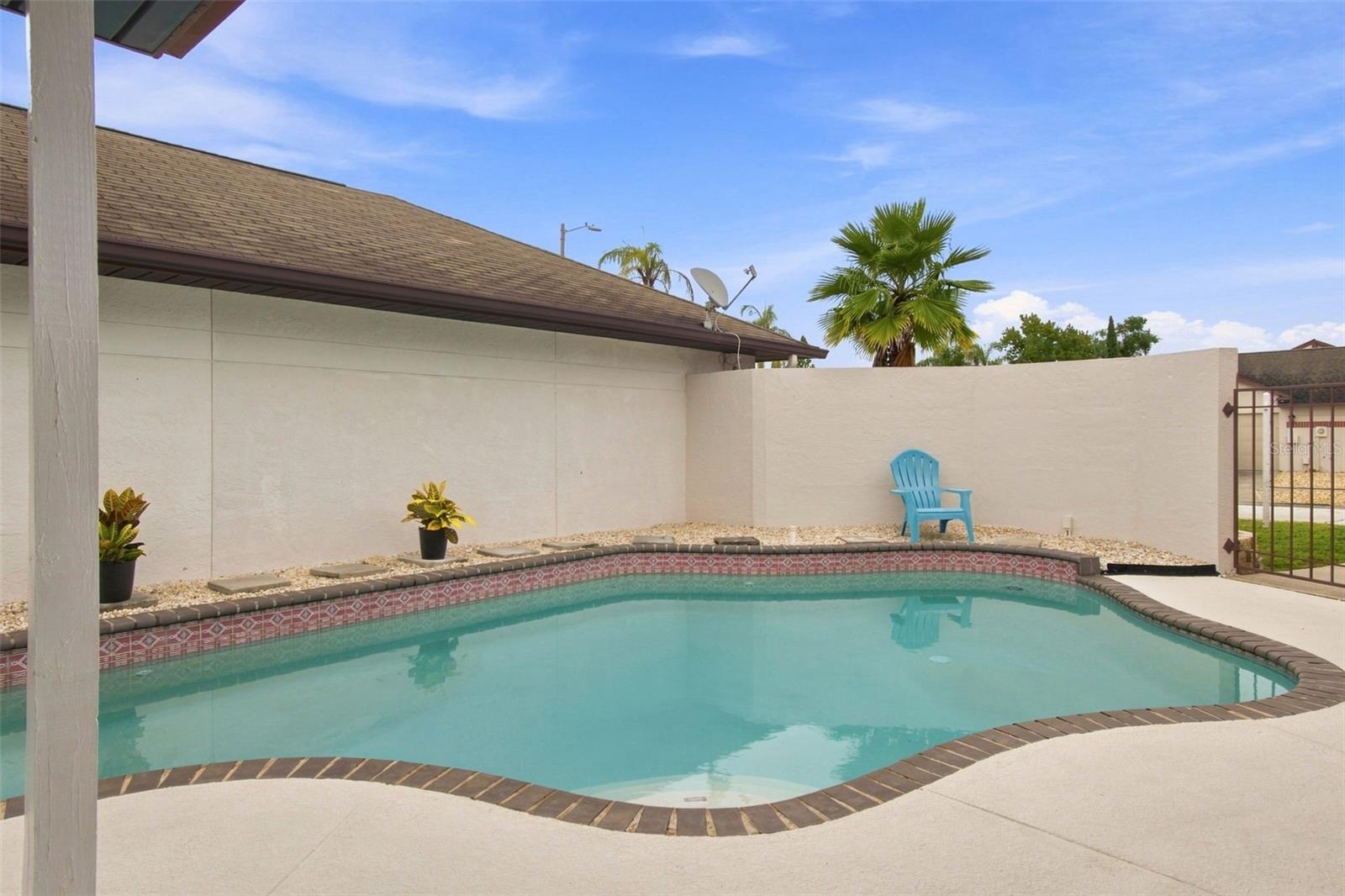 7123 SILVERMILL DR — photo 10
