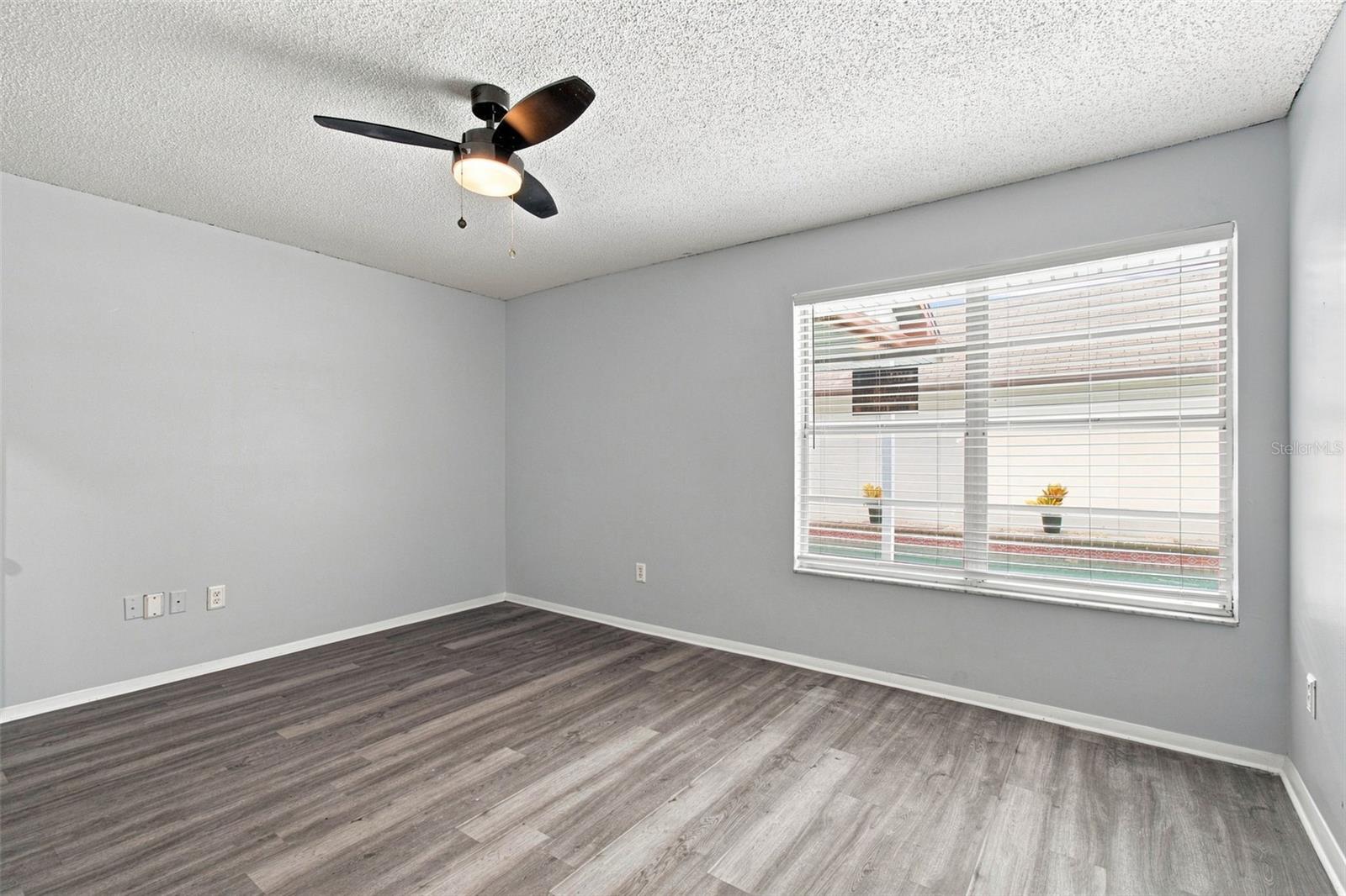 7123 SILVERMILL DR — photo 37