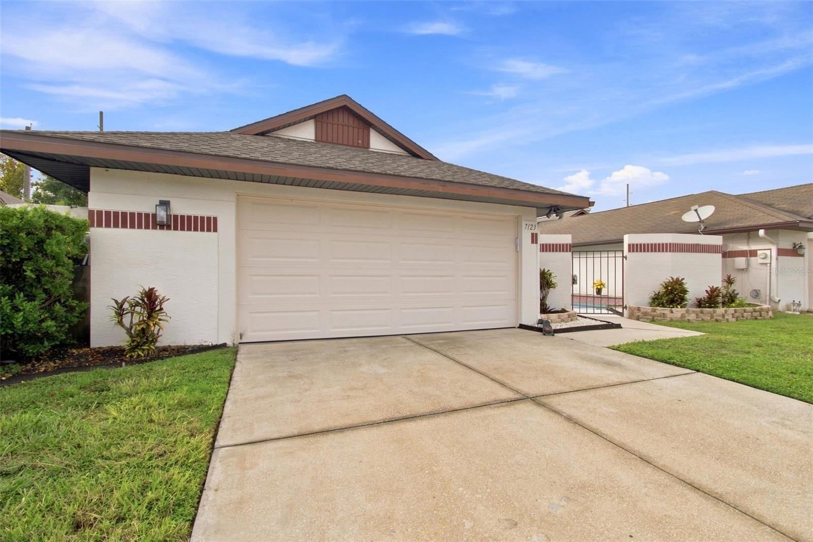 7123 SILVERMILL DR — photo 81
