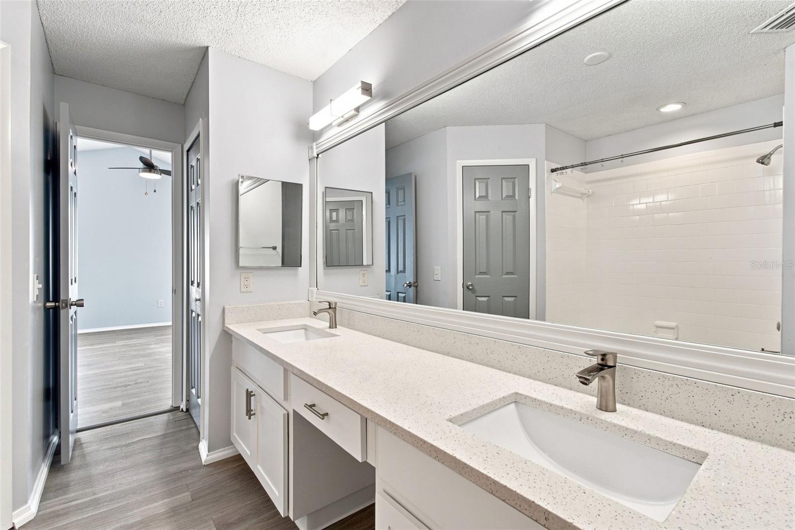 7123 SILVERMILL DR — photo 58