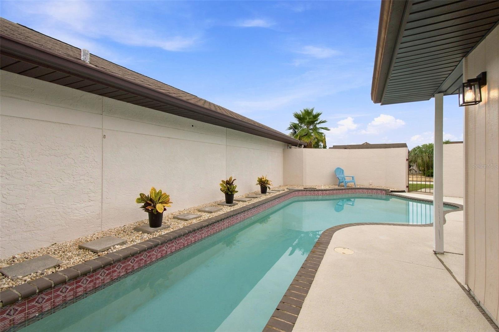 7123 SILVERMILL DR — photo 7