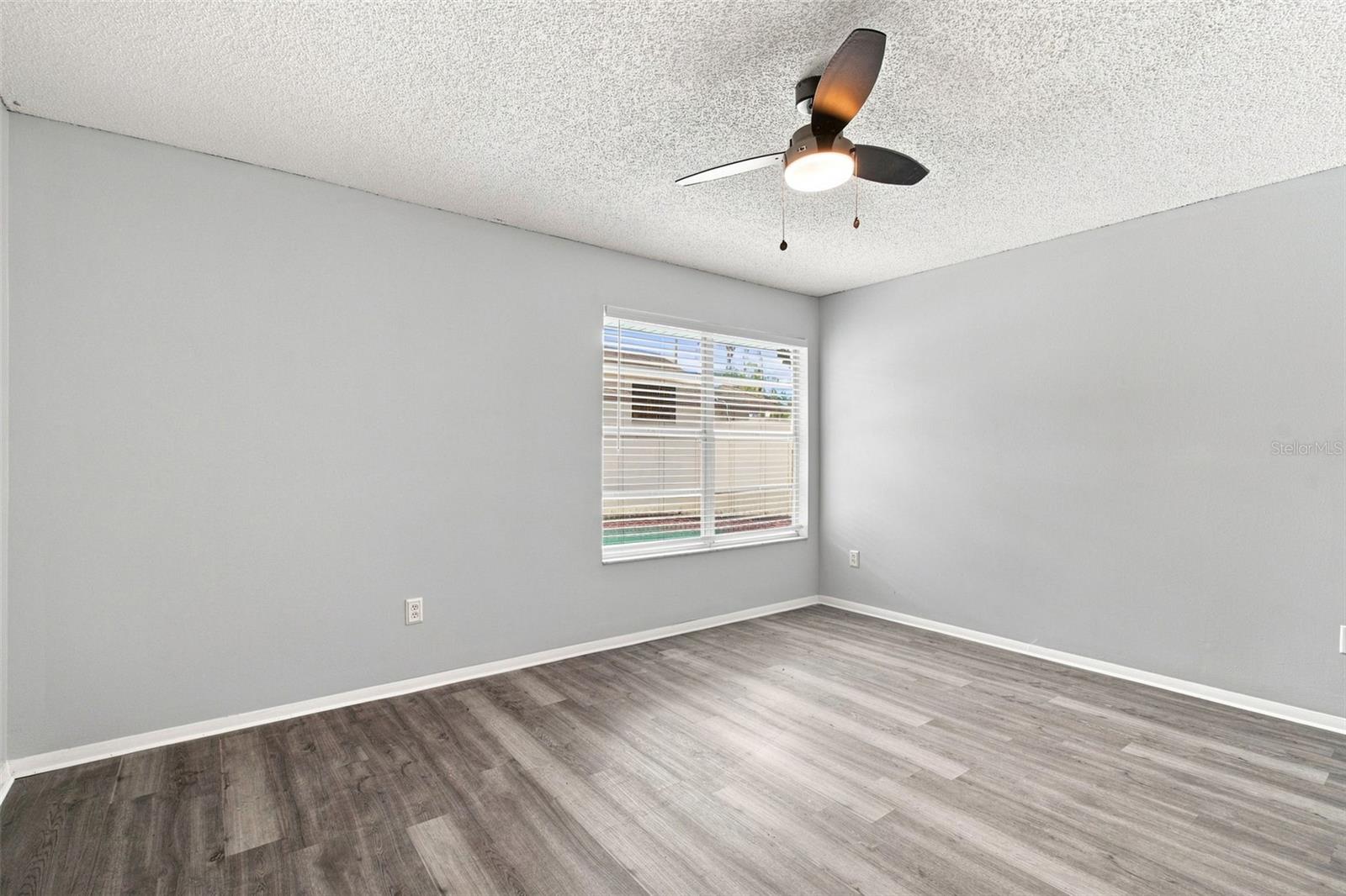 7123 SILVERMILL DR — photo 35