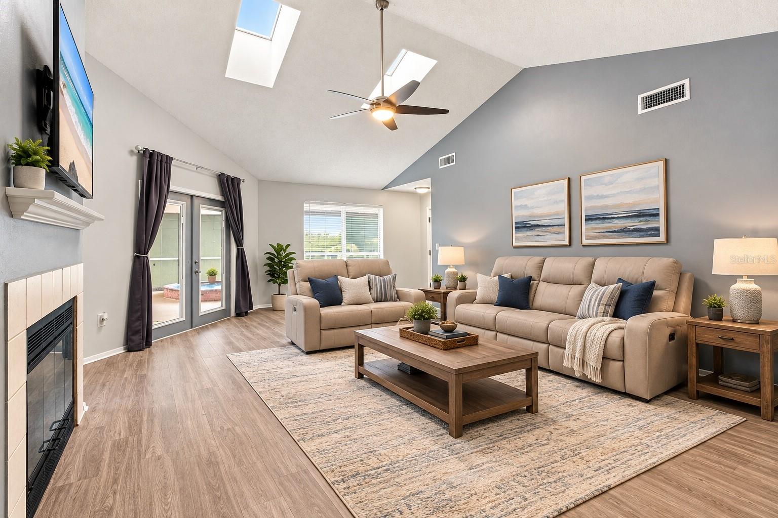 7123 SILVERMILL DR — photo 15