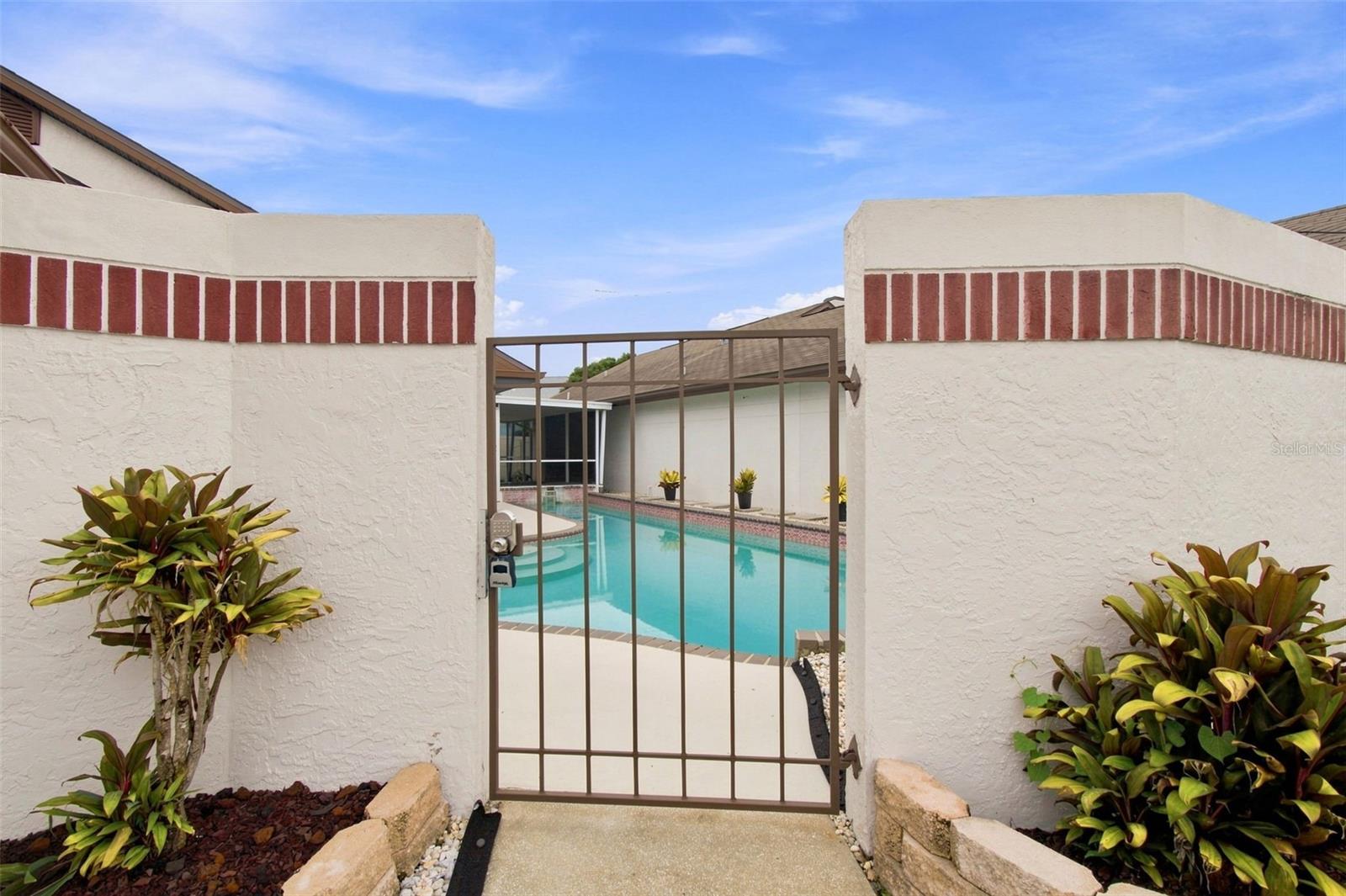 7123 SILVERMILL DR — photo 4