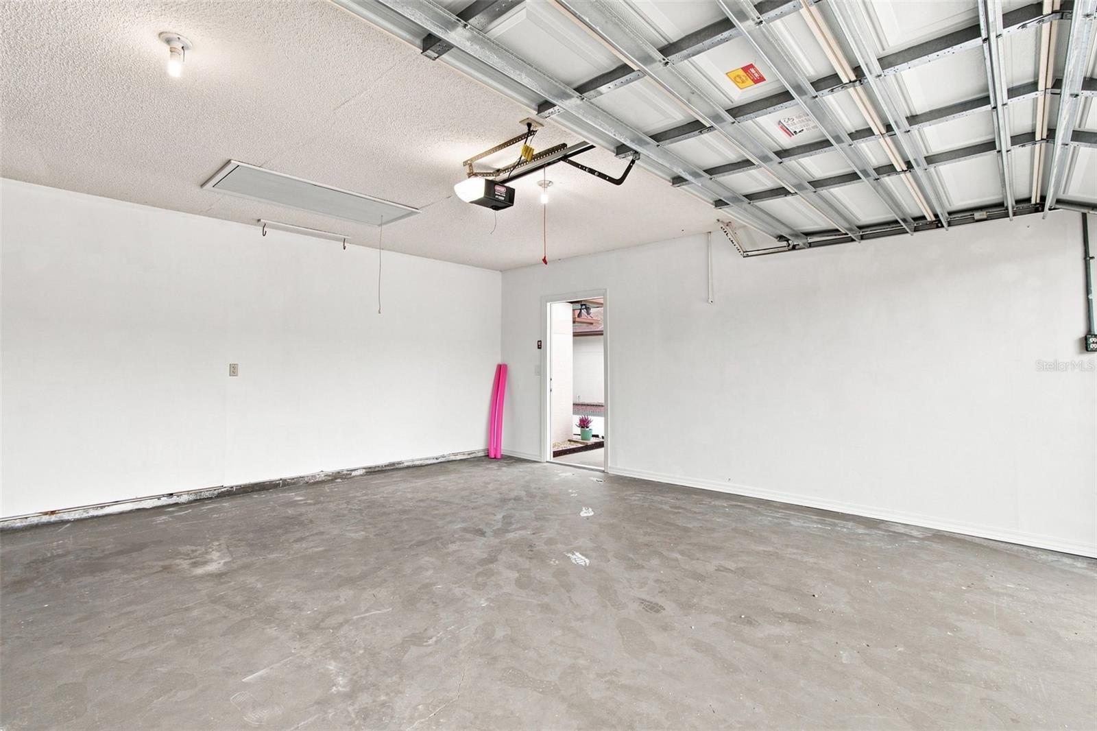 7123 SILVERMILL DR — photo 72
