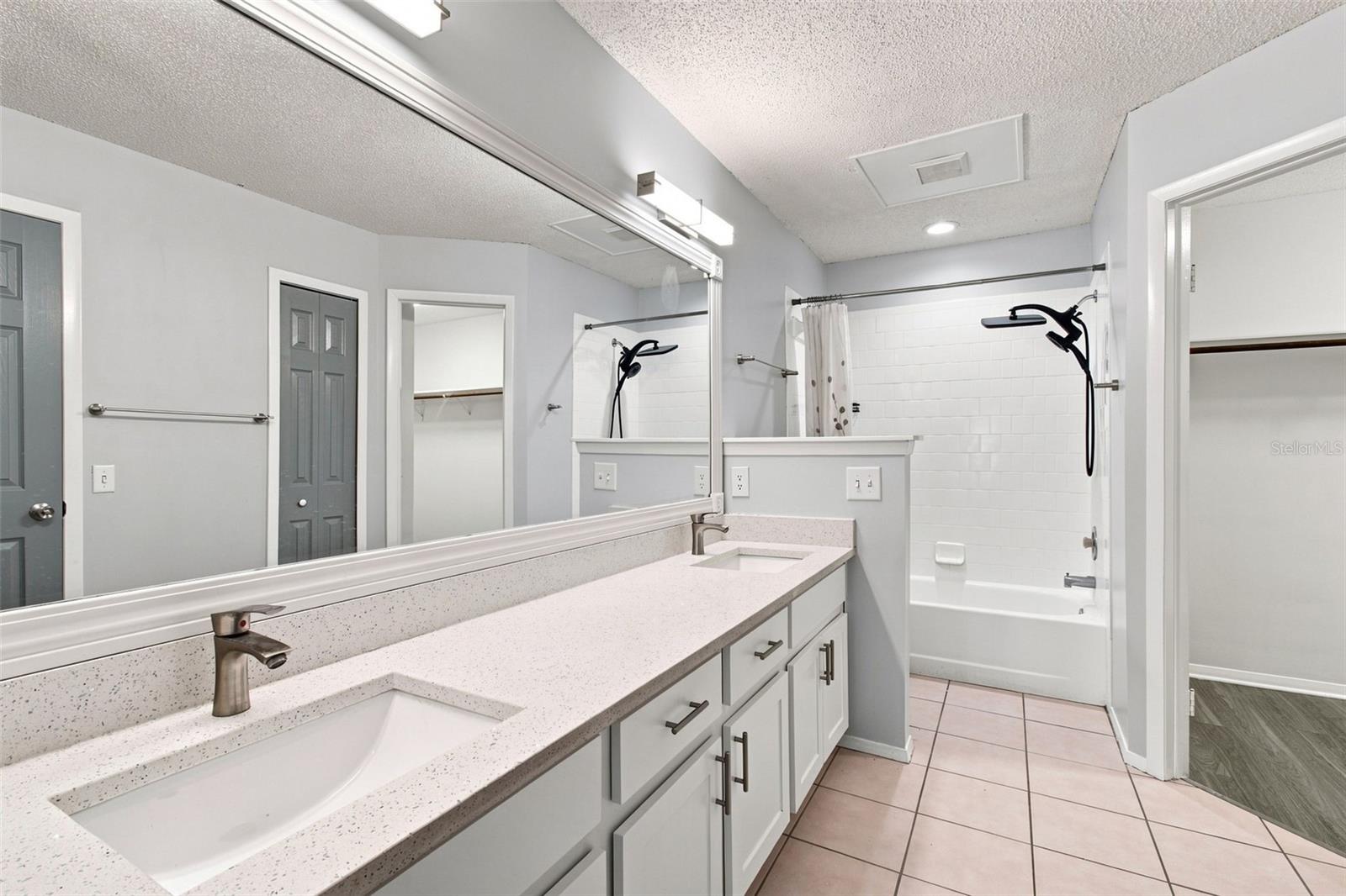 7123 SILVERMILL DR — photo 39