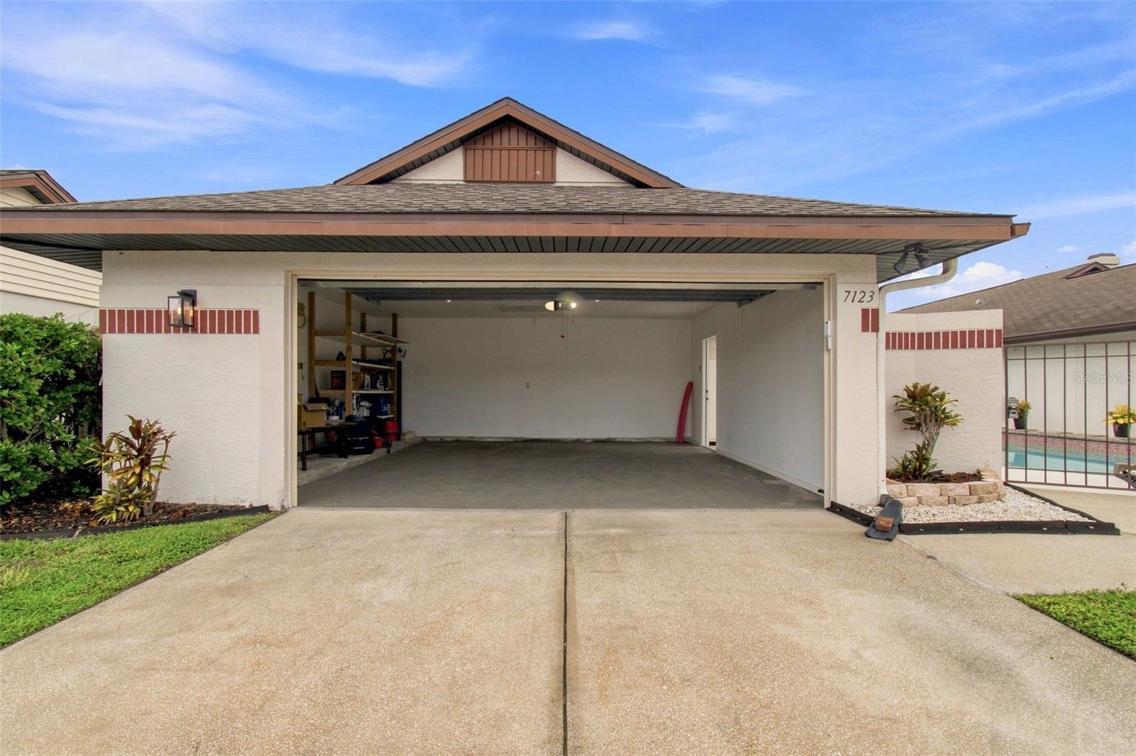 7123 SILVERMILL DR — photo 73