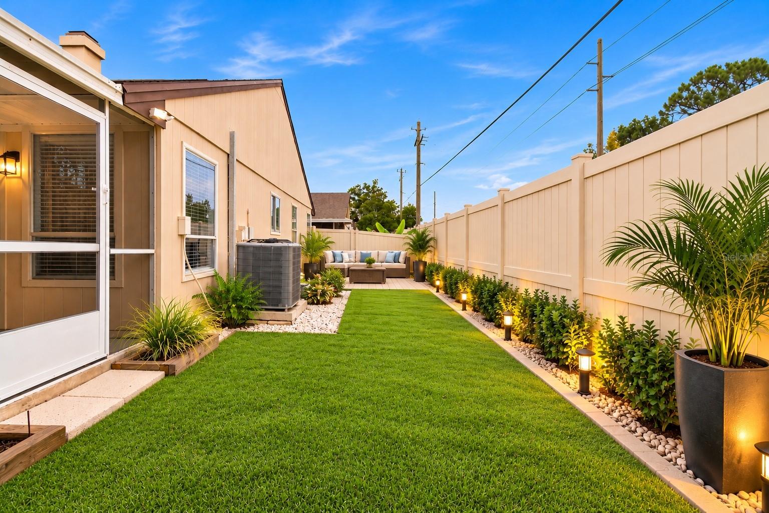 7123 SILVERMILL DR — photo 65