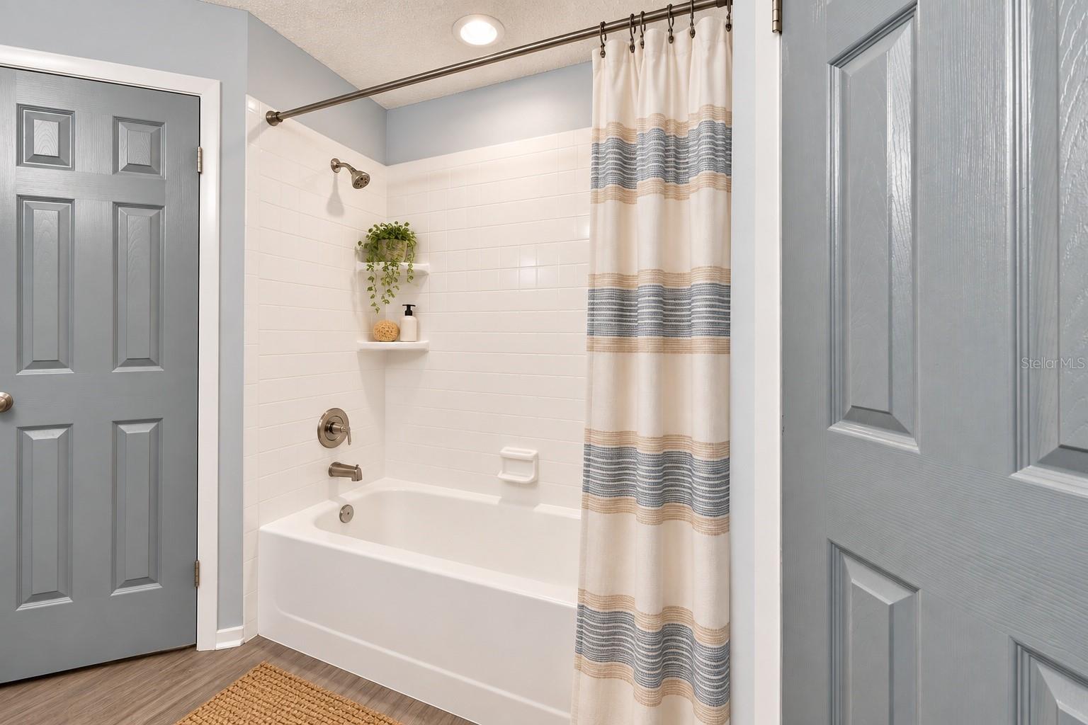 7123 SILVERMILL DR — photo 55