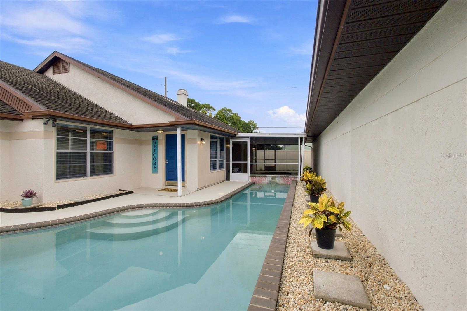 7123 SILVERMILL DR — photo 9