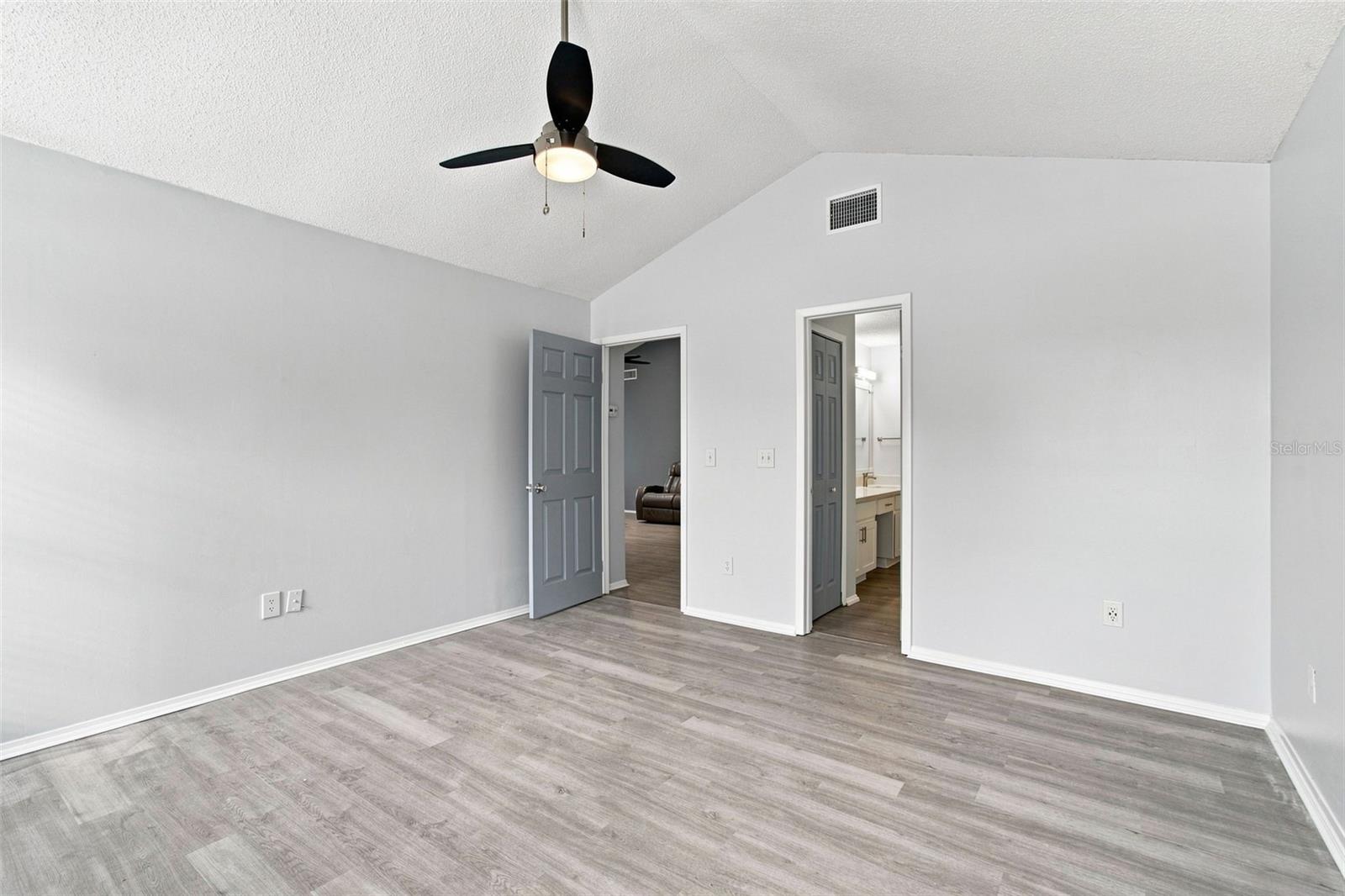 7123 SILVERMILL DR — photo 49
