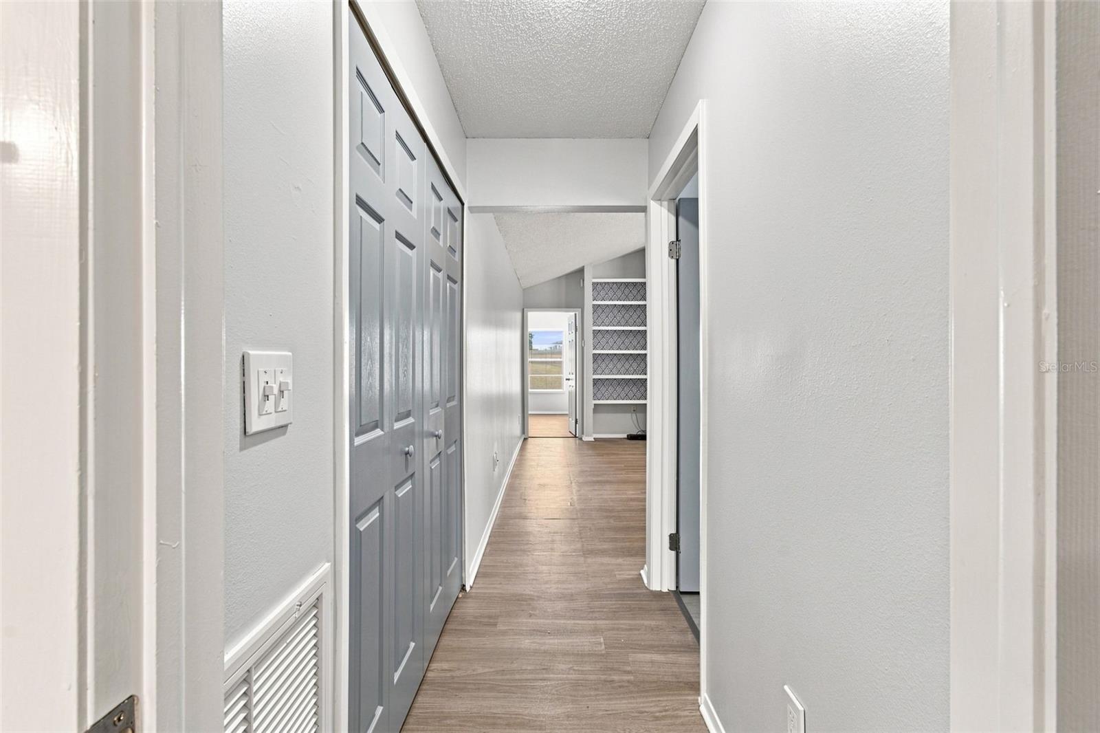 7123 SILVERMILL DR — photo 44