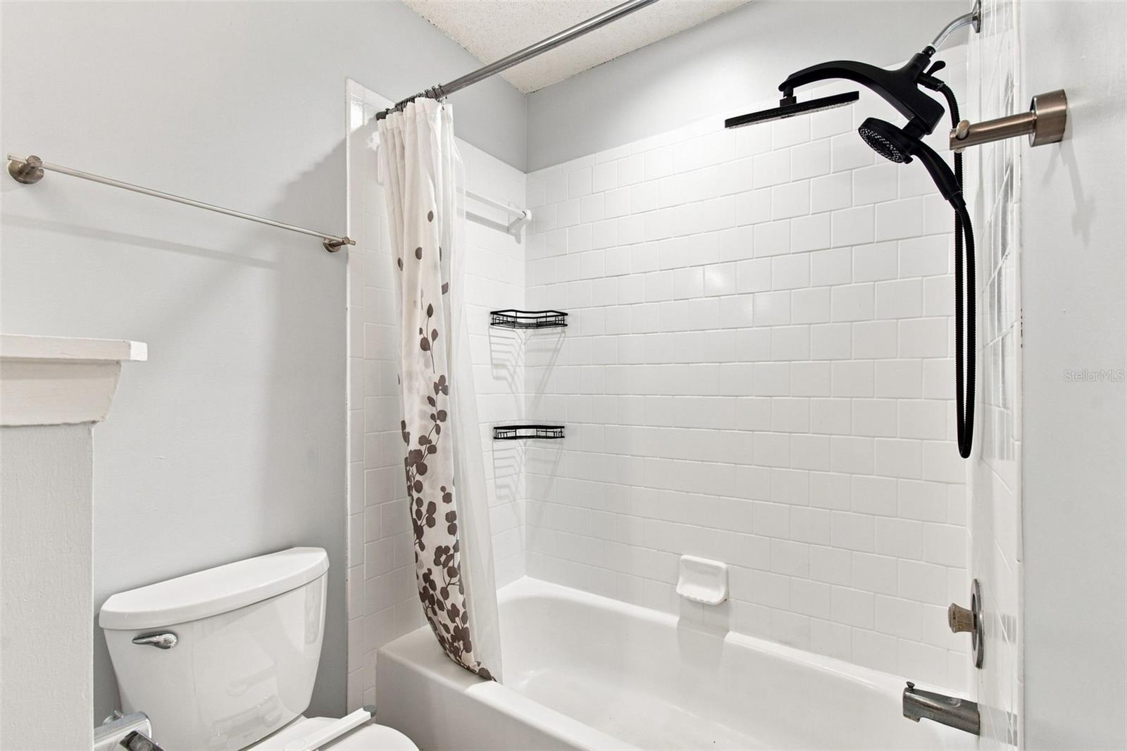 7123 SILVERMILL DR — photo 41