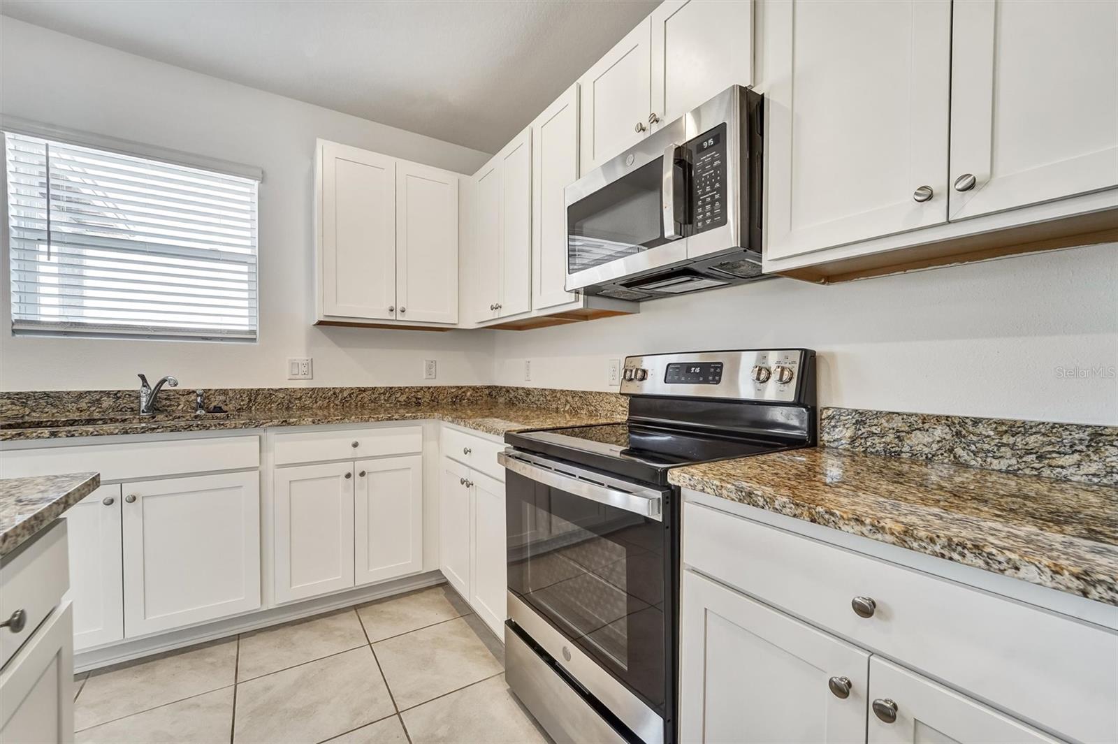 6803 BRANHAM MILL CT — photo 5