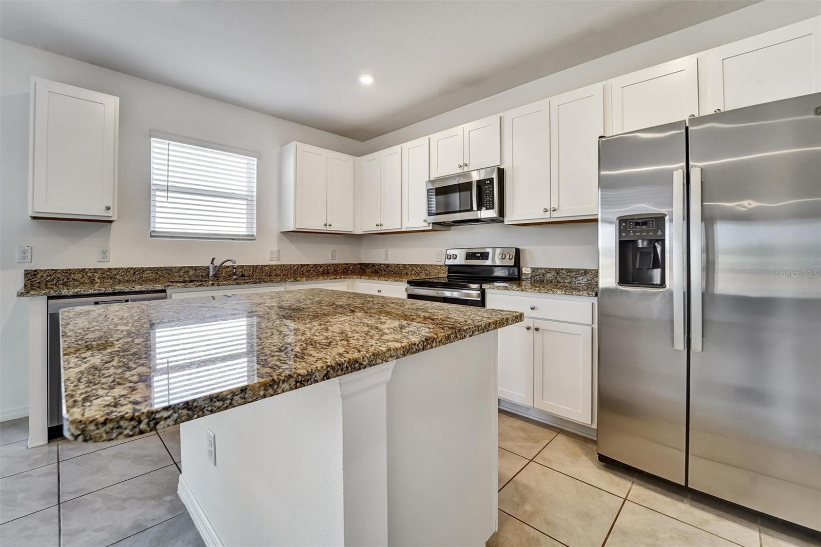 6803 BRANHAM MILL CT — photo 6