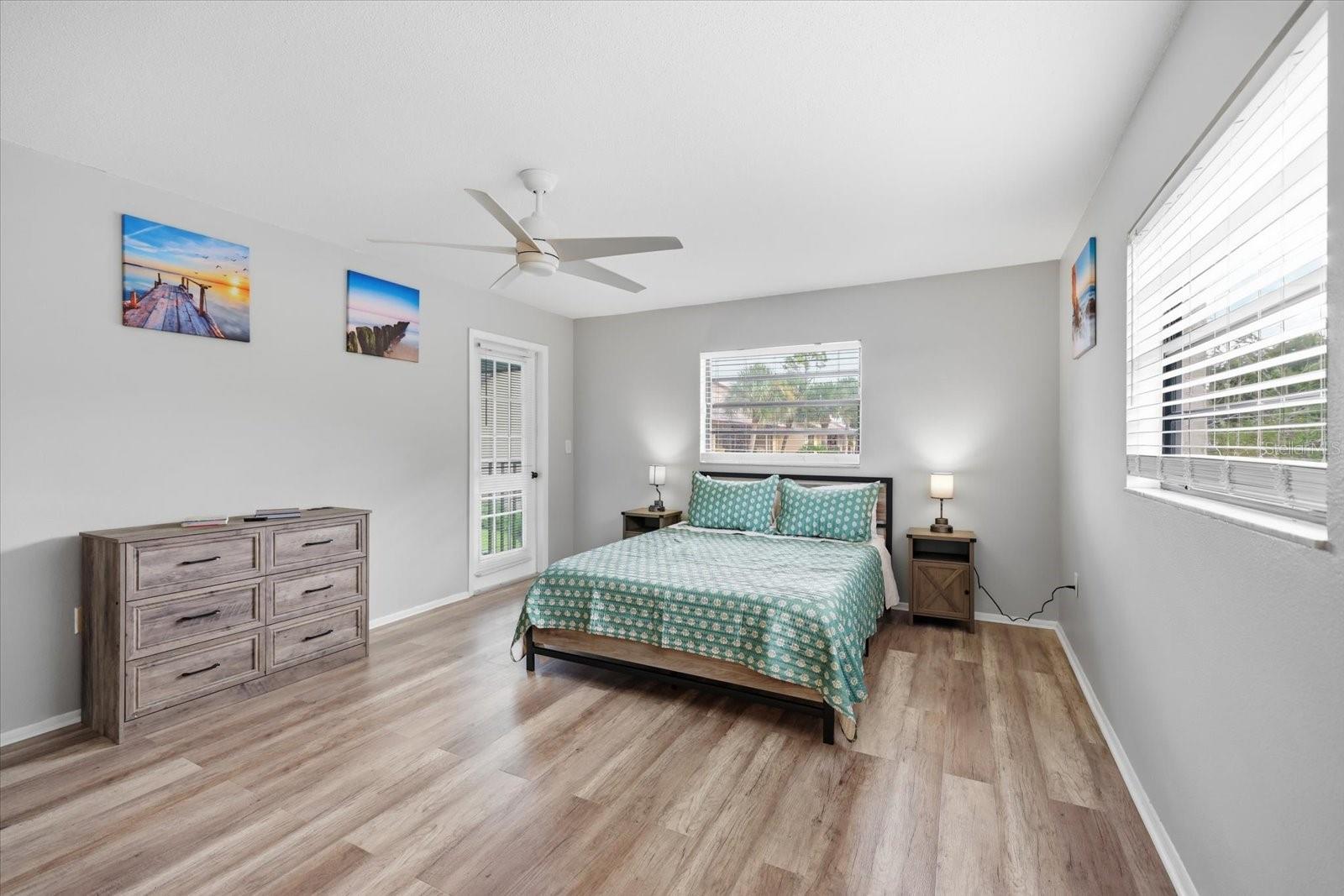 335 THREE LAKES LN #B — photo 18