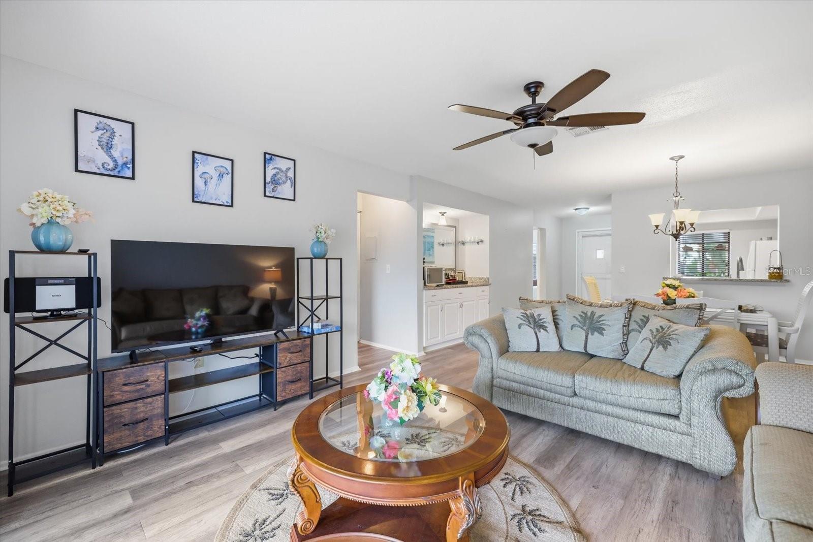 335 THREE LAKES LN #B — photo 14