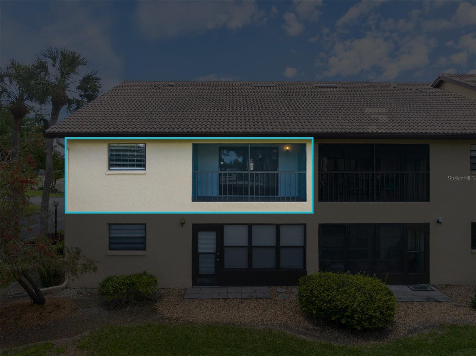 335 THREE LAKES LN #B — photo 2