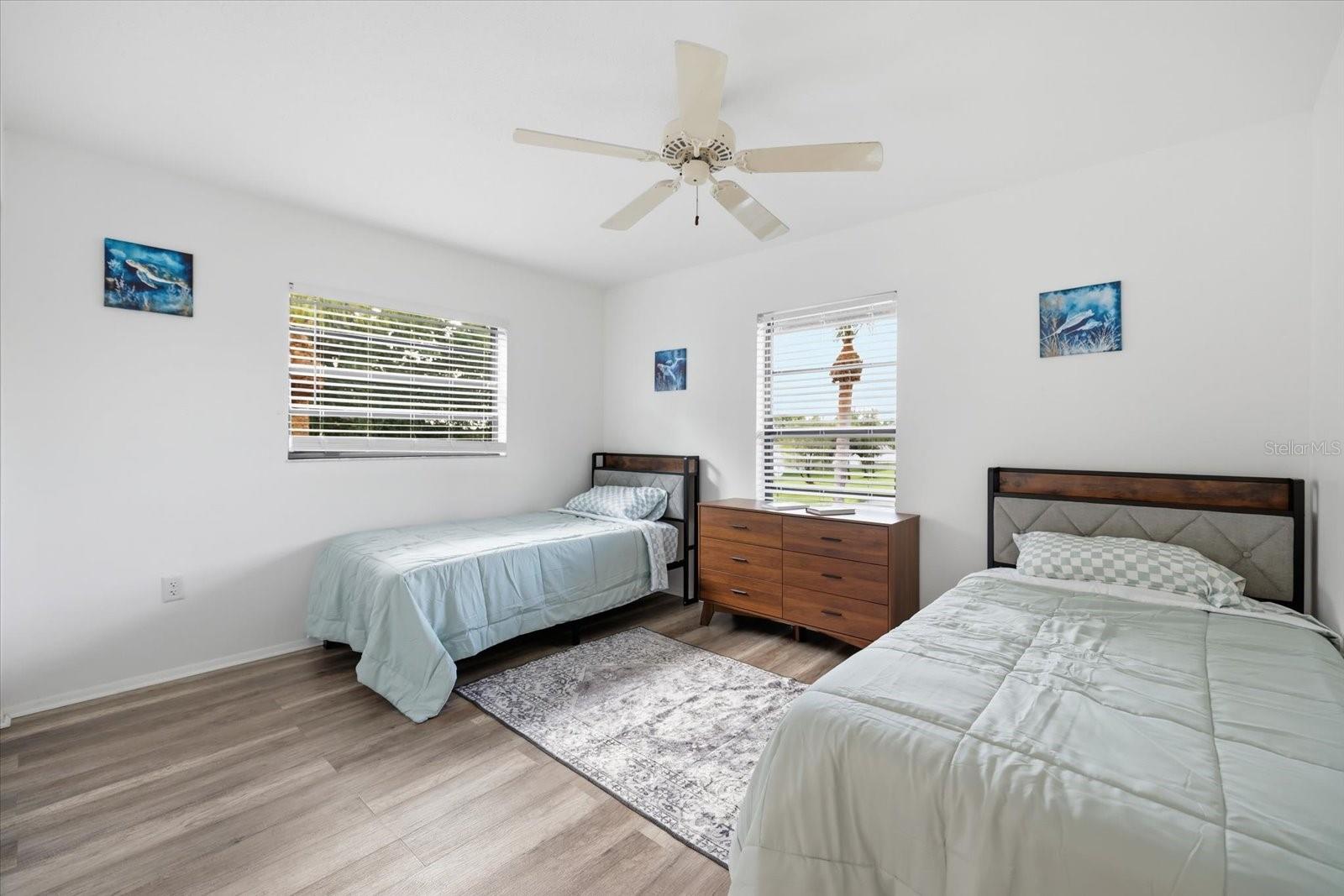 335 THREE LAKES LN #B — photo 16