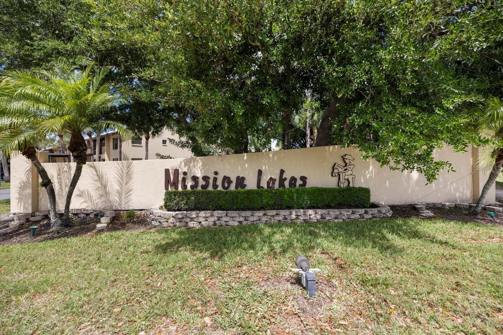 335 THREE LAKES LN #B — photo 28