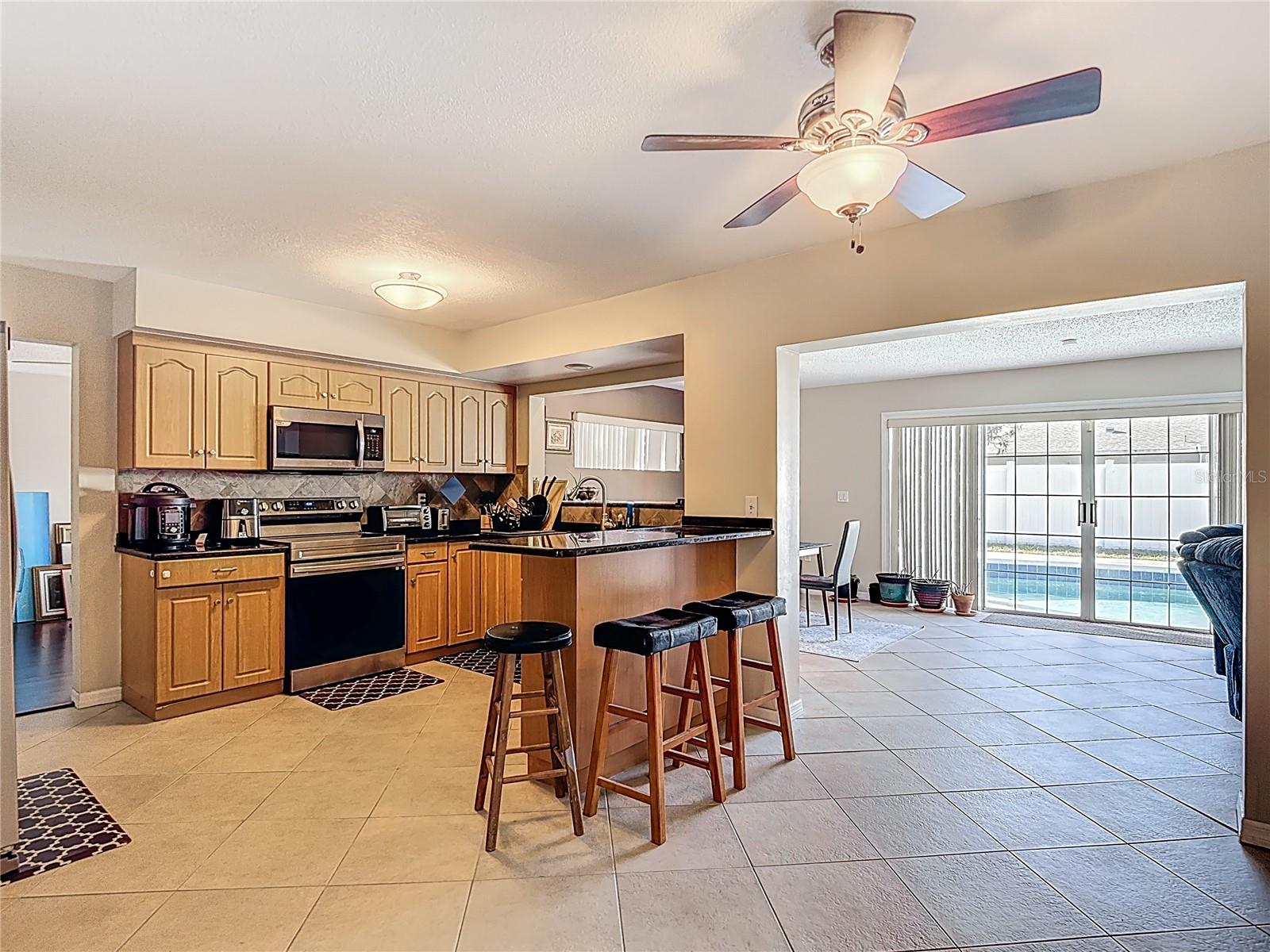 3114 W PARIS ST — photo 4
