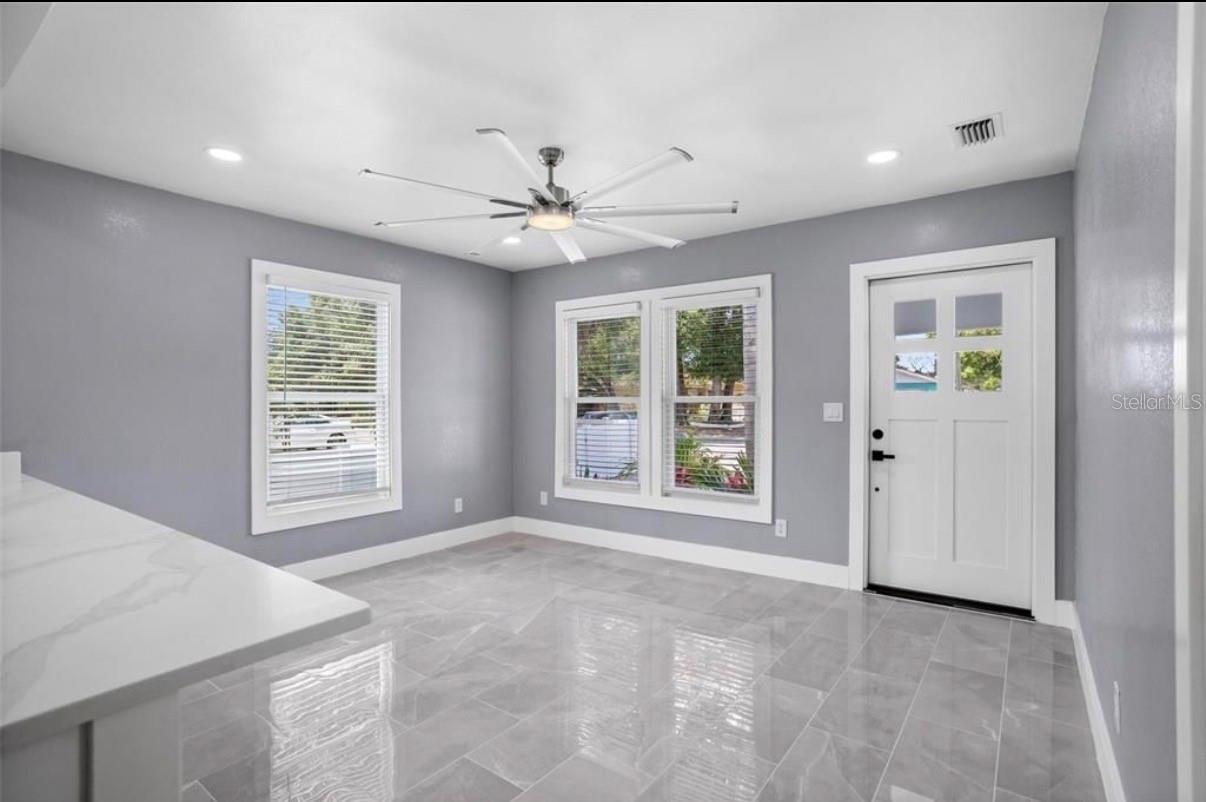 8907 N BOULEVARD — photo 21