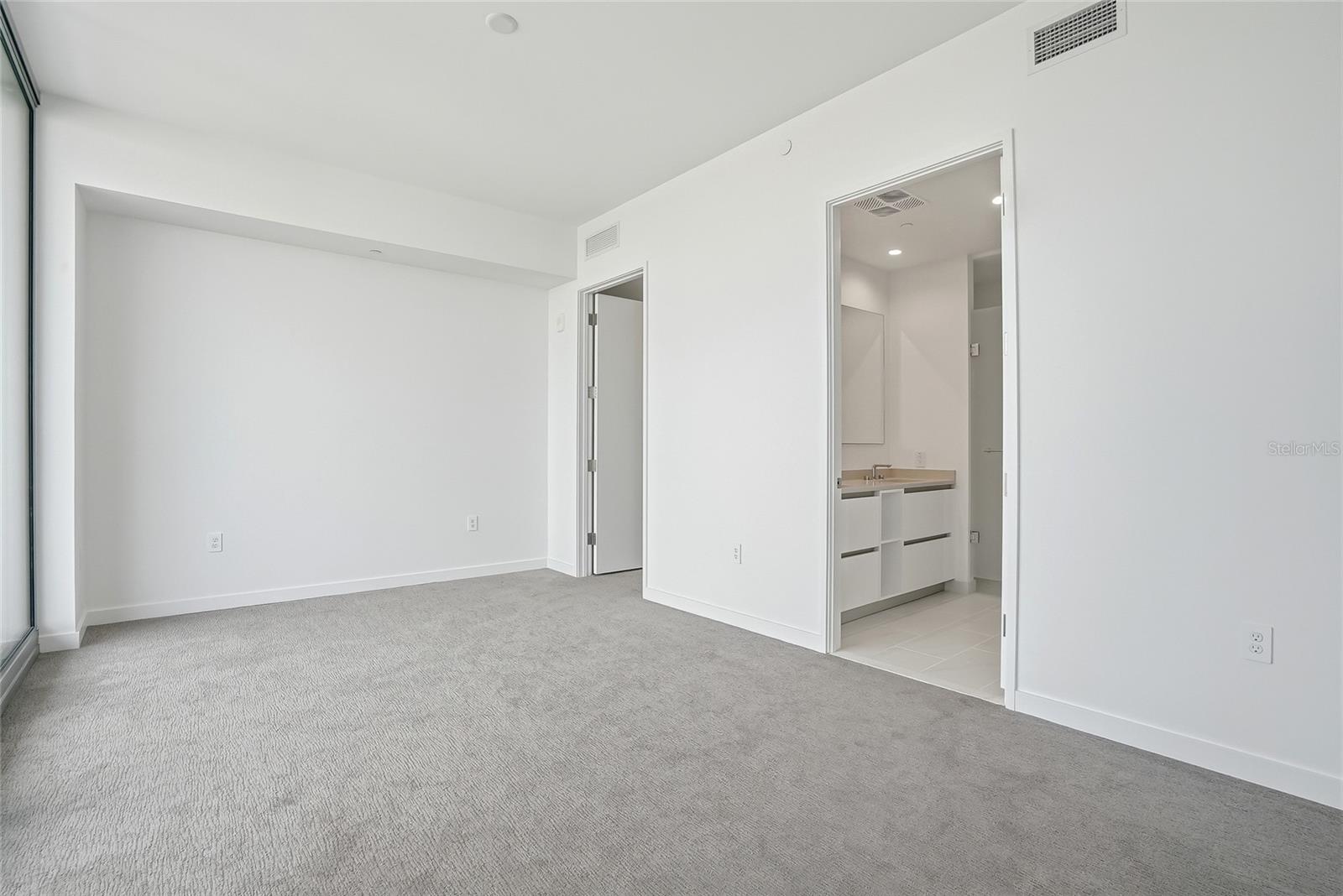 400 CENTRAL AVE #2008 — photo 26