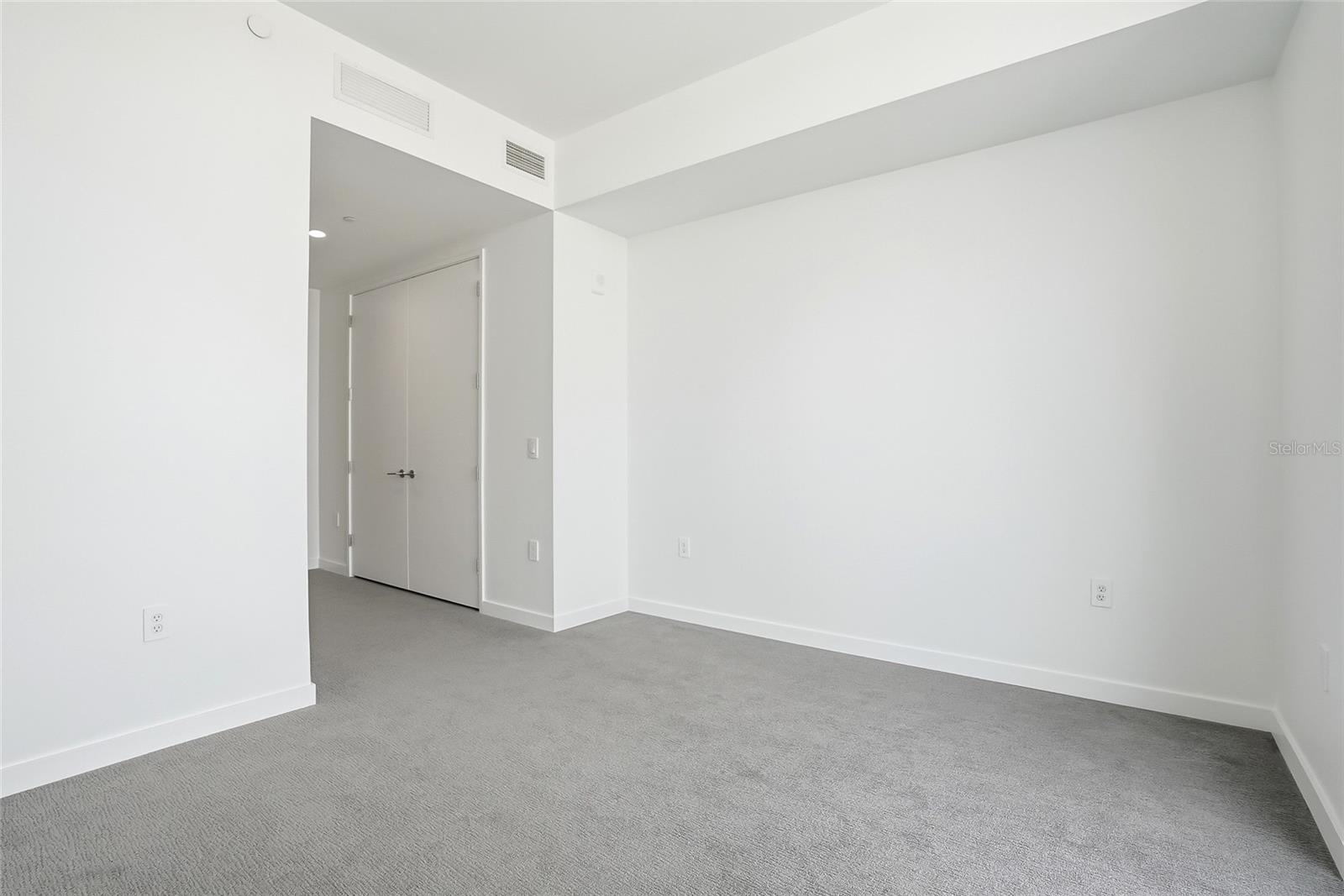 400 CENTRAL AVE #2008 — photo 34