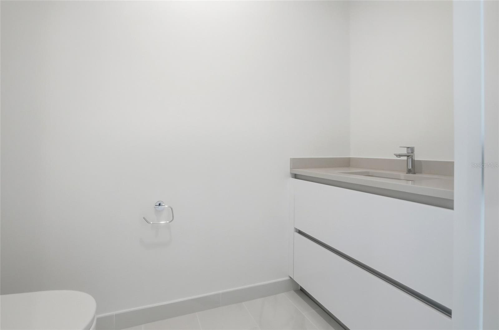 400 CENTRAL AVE #2008 — photo 38