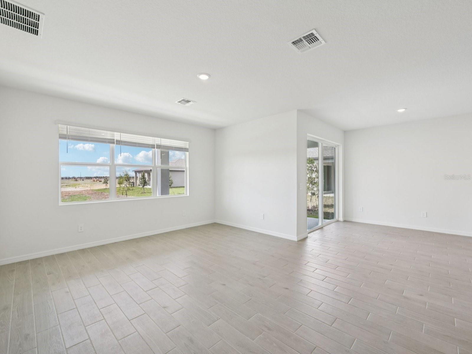 9009 VENETIA CT — photo 2