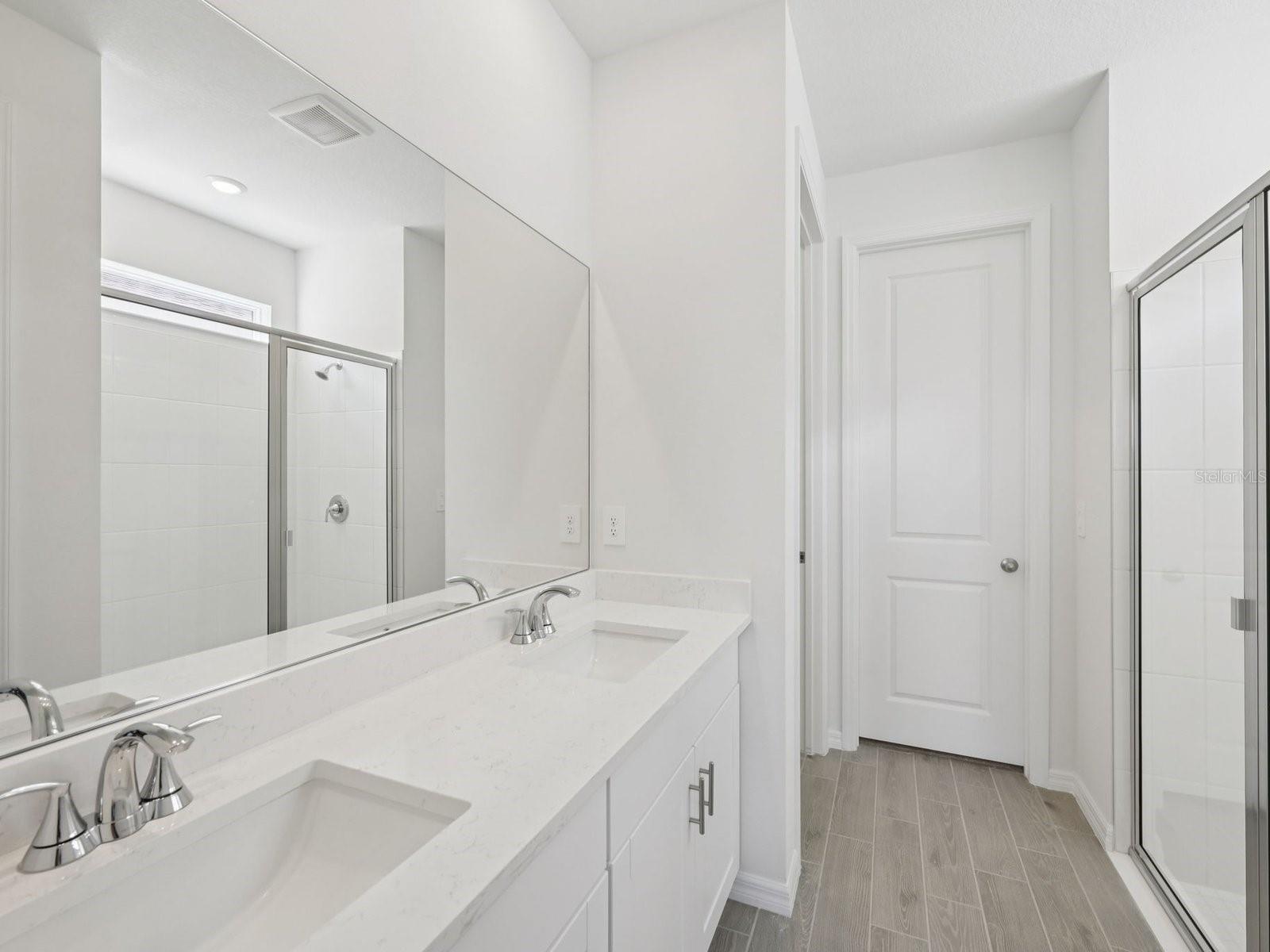 9009 VENETIA CT — photo 9
