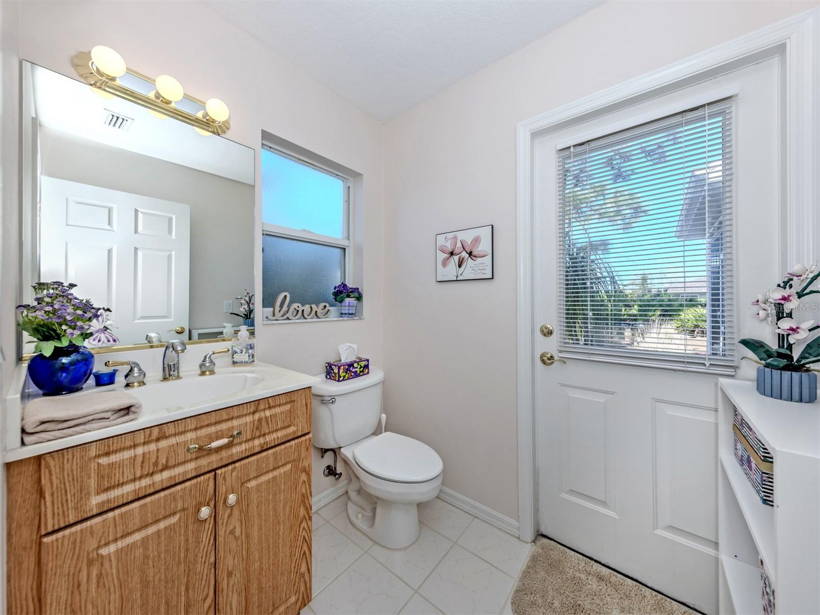 897 COLONIAL RD — photo 21
