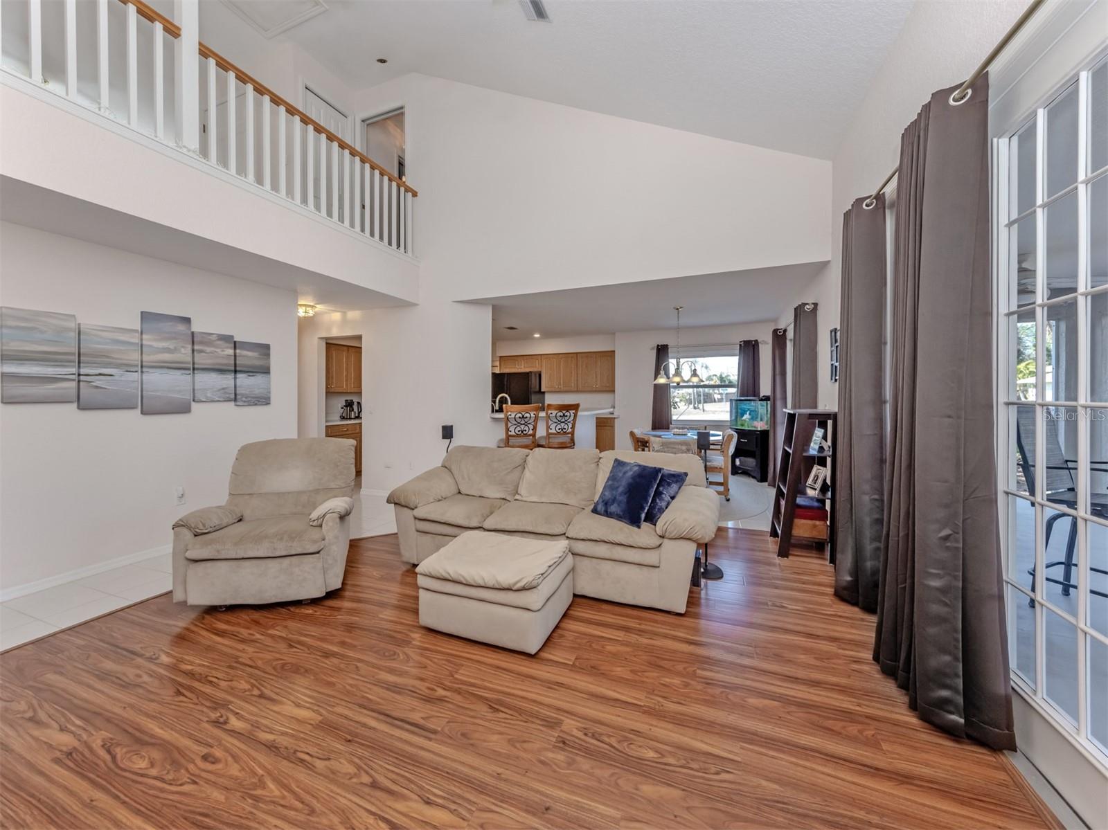 897 COLONIAL RD — photo 10