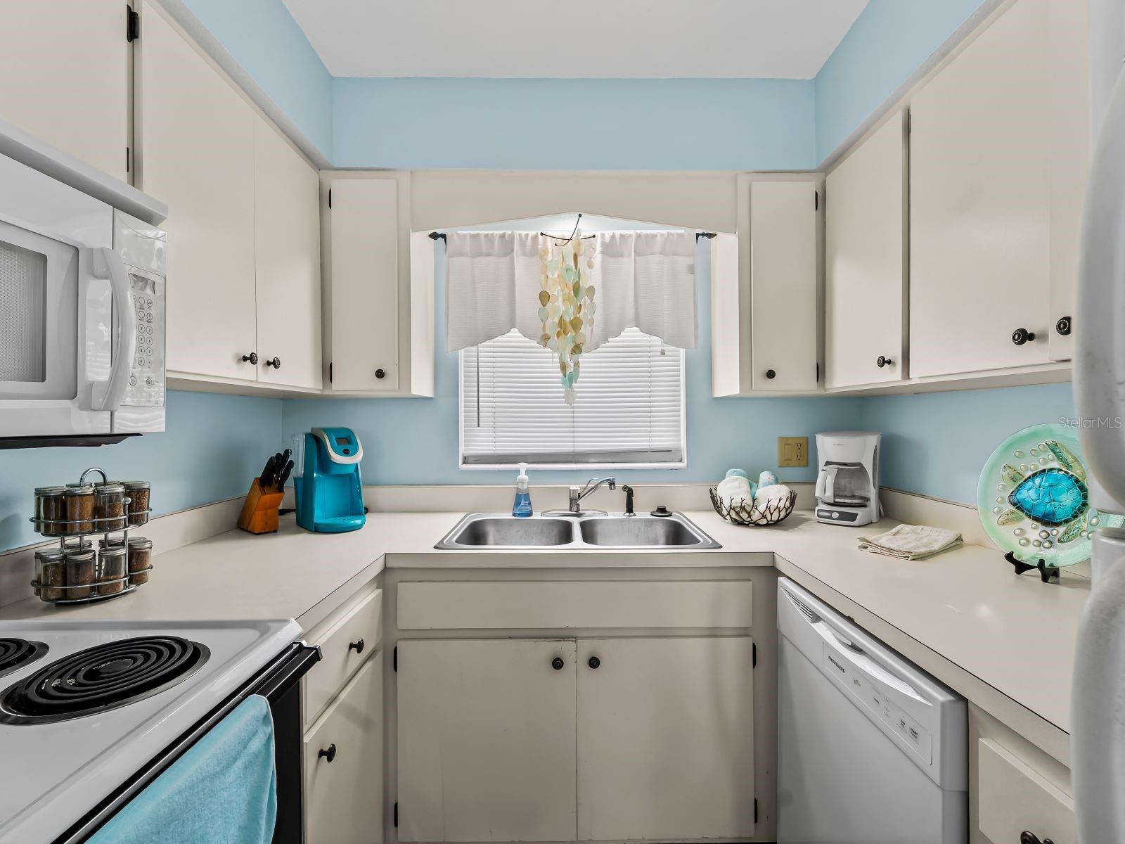 210 PARK BLVD N #122 — photo 11