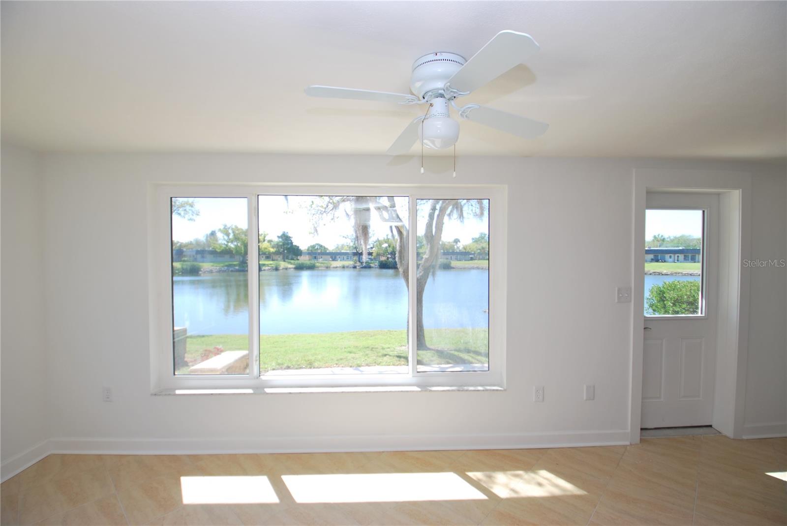 4136 STRATFORD DR — photo 15