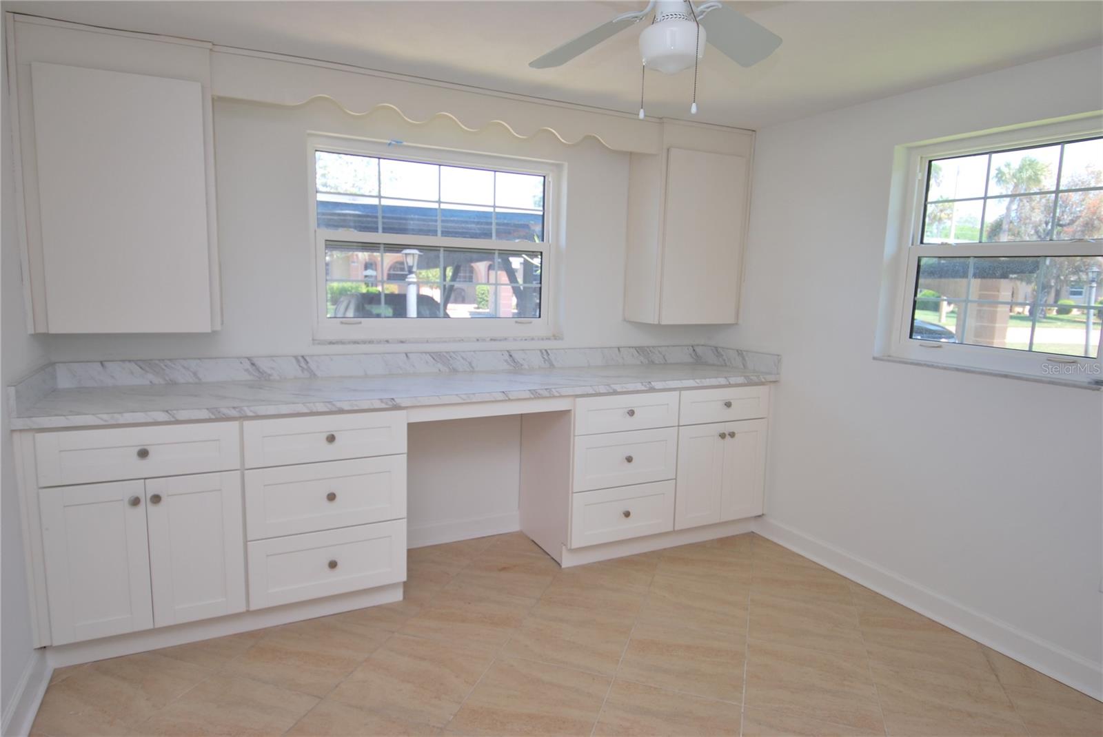 4136 STRATFORD DR — photo 11