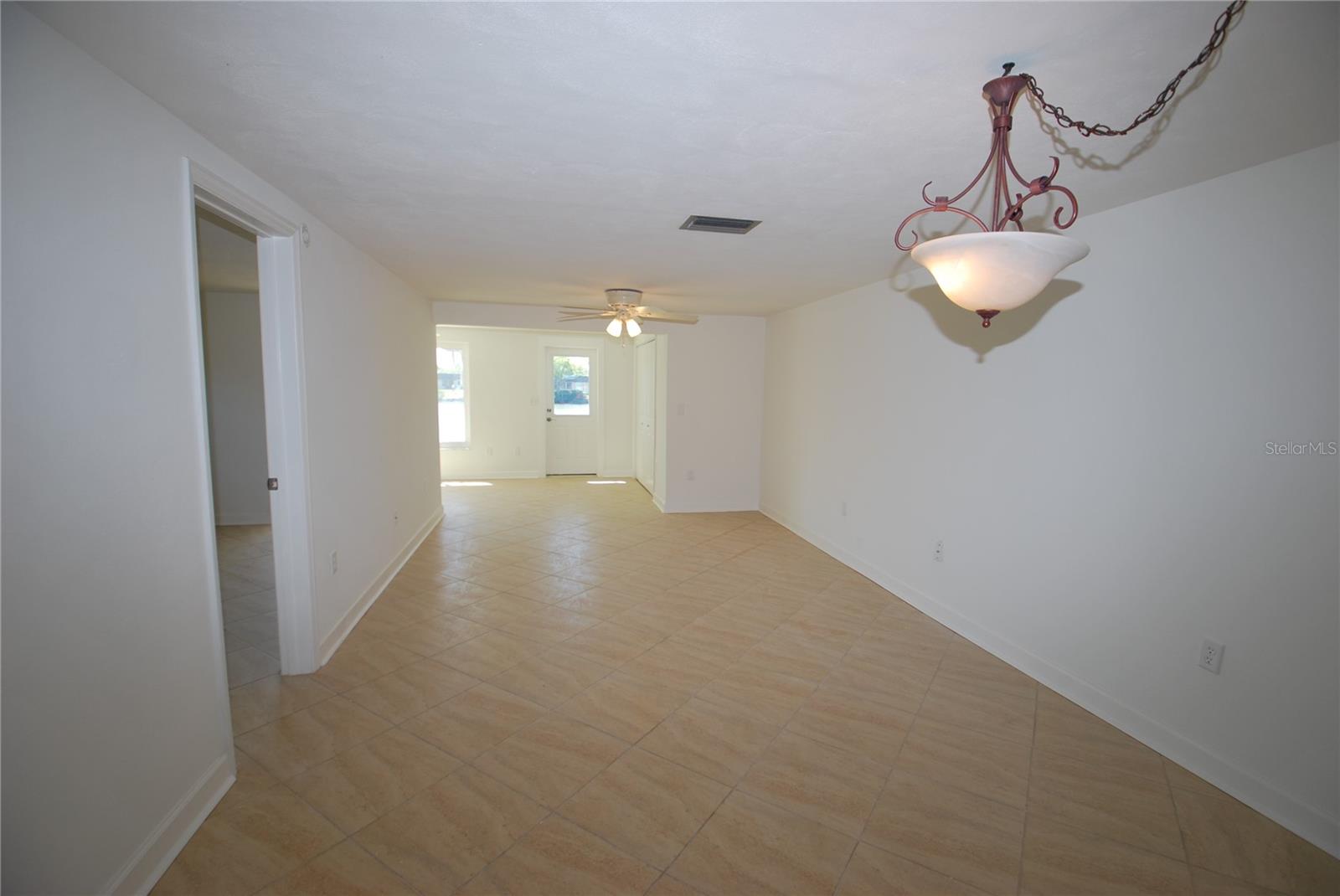 4136 STRATFORD DR — photo 9