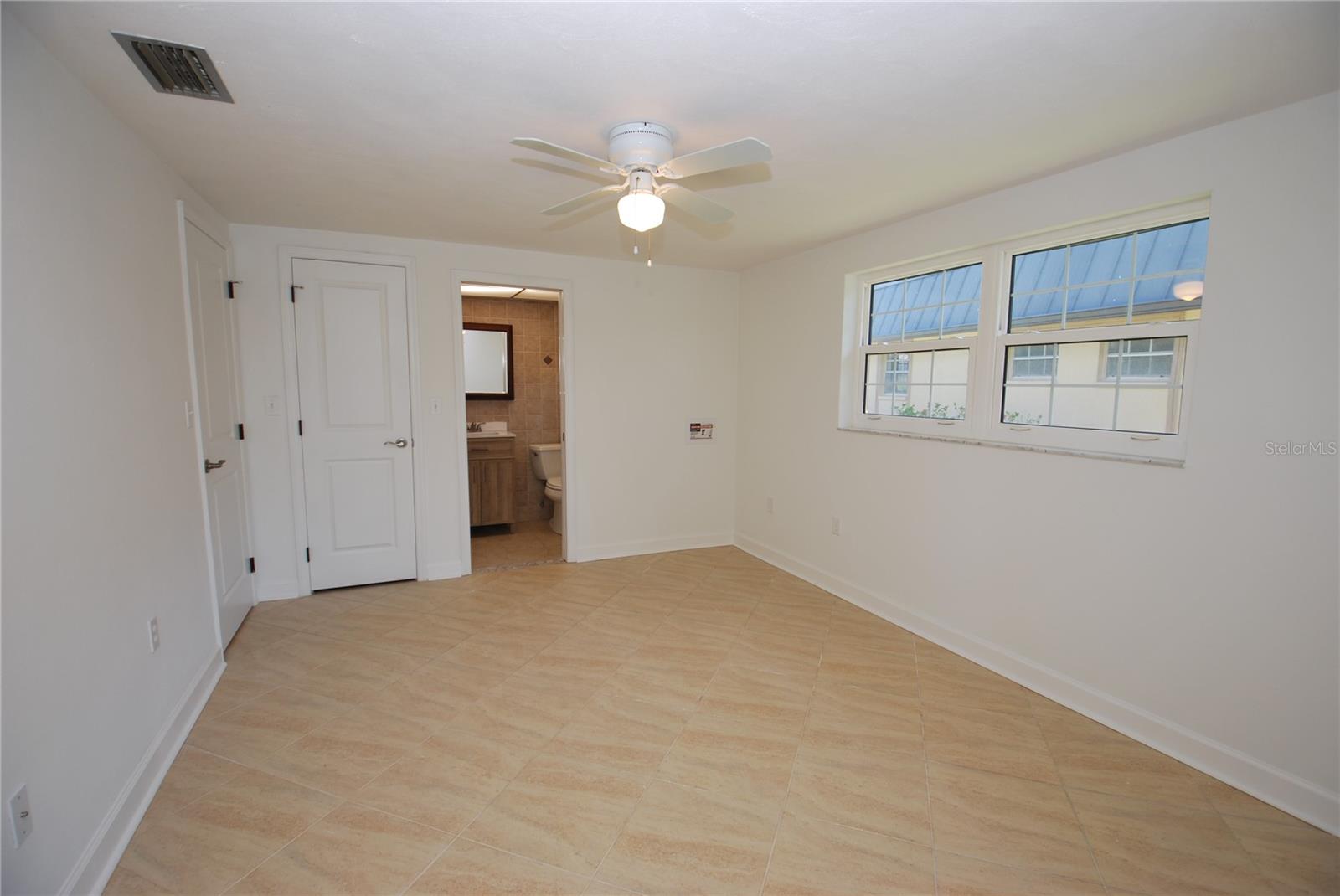 4136 STRATFORD DR — photo 19