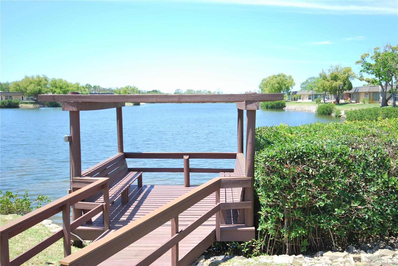 4136 STRATFORD DR — photo 24