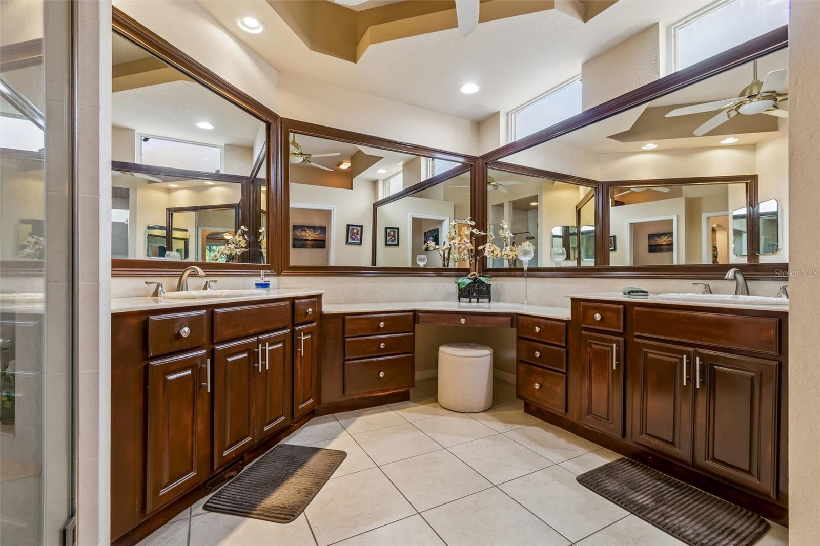 566 PLANTERS MANOR WAY — photo 35