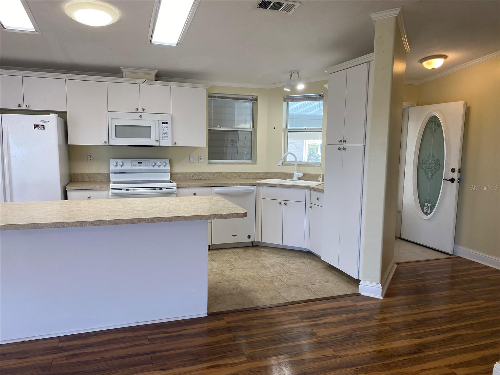 724 BLACKBURN BLVD — photo 6