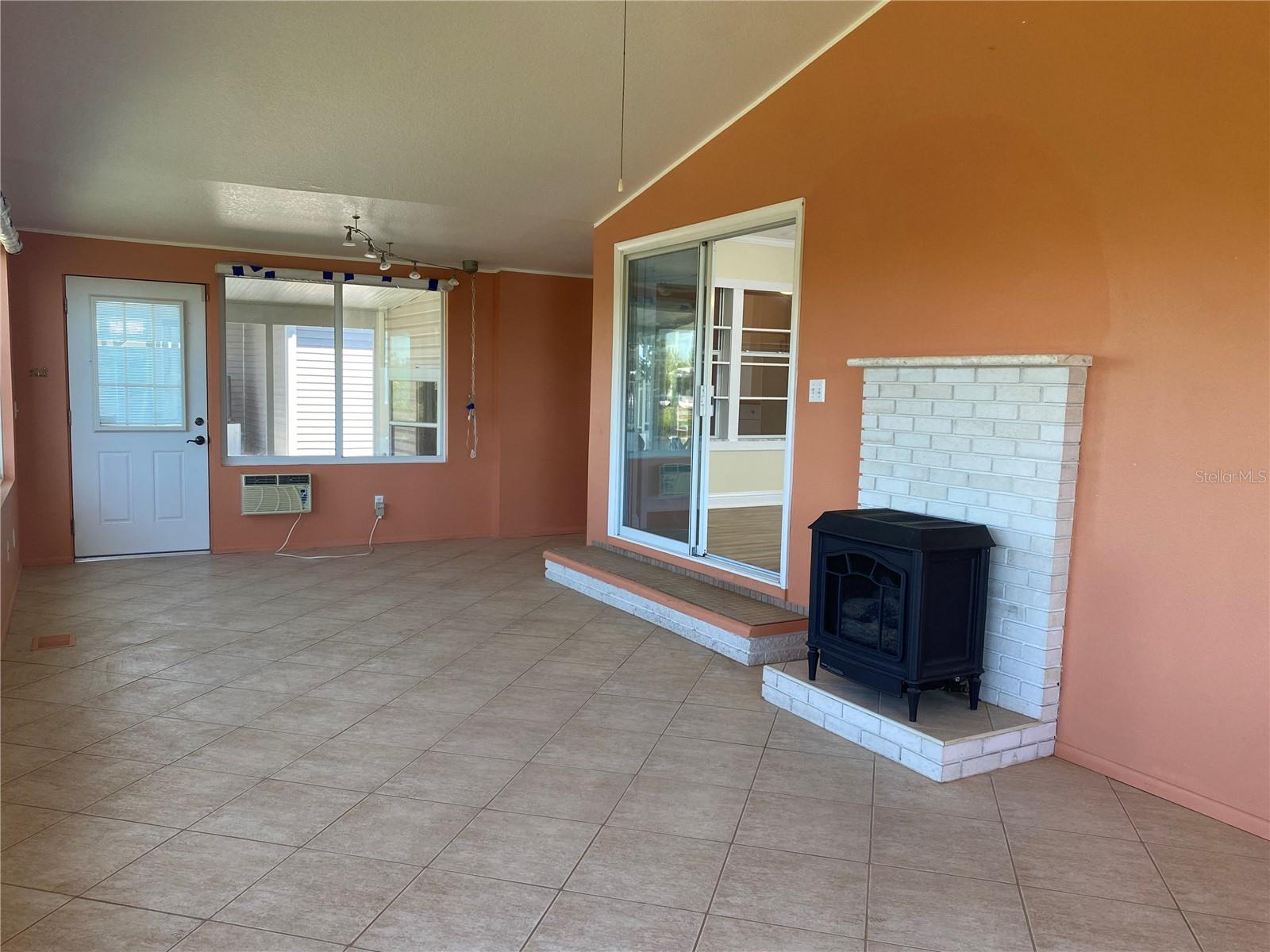 724 BLACKBURN BLVD — photo 22