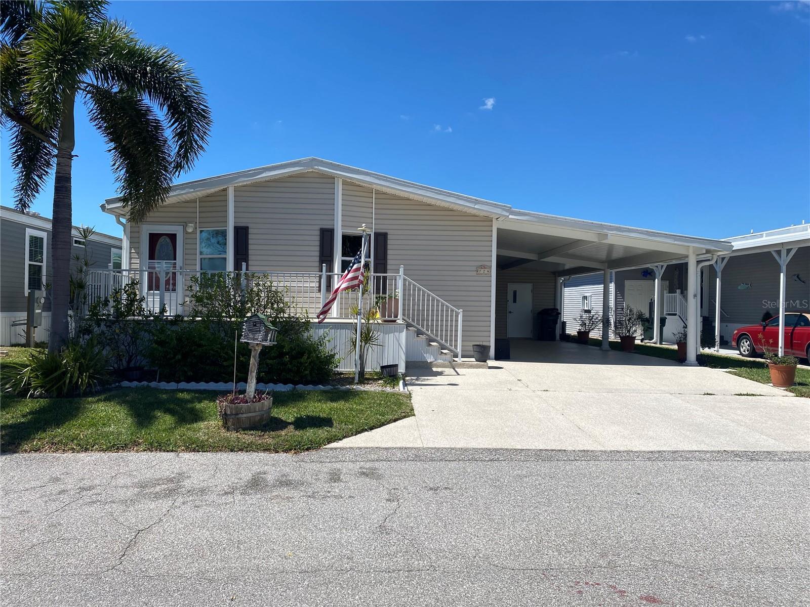 724 BLACKBURN BLVD — photo 2