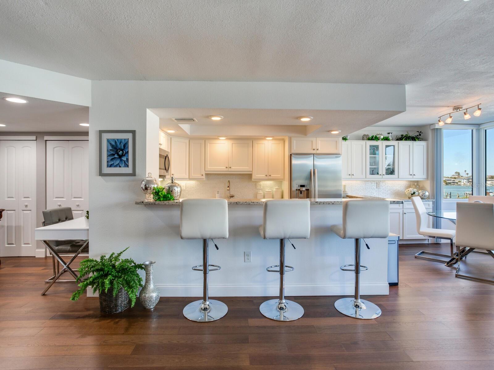 660 ISLAND WAY #202 — photo 12