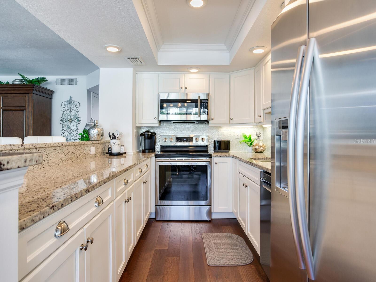 660 ISLAND WAY #202 — photo 20